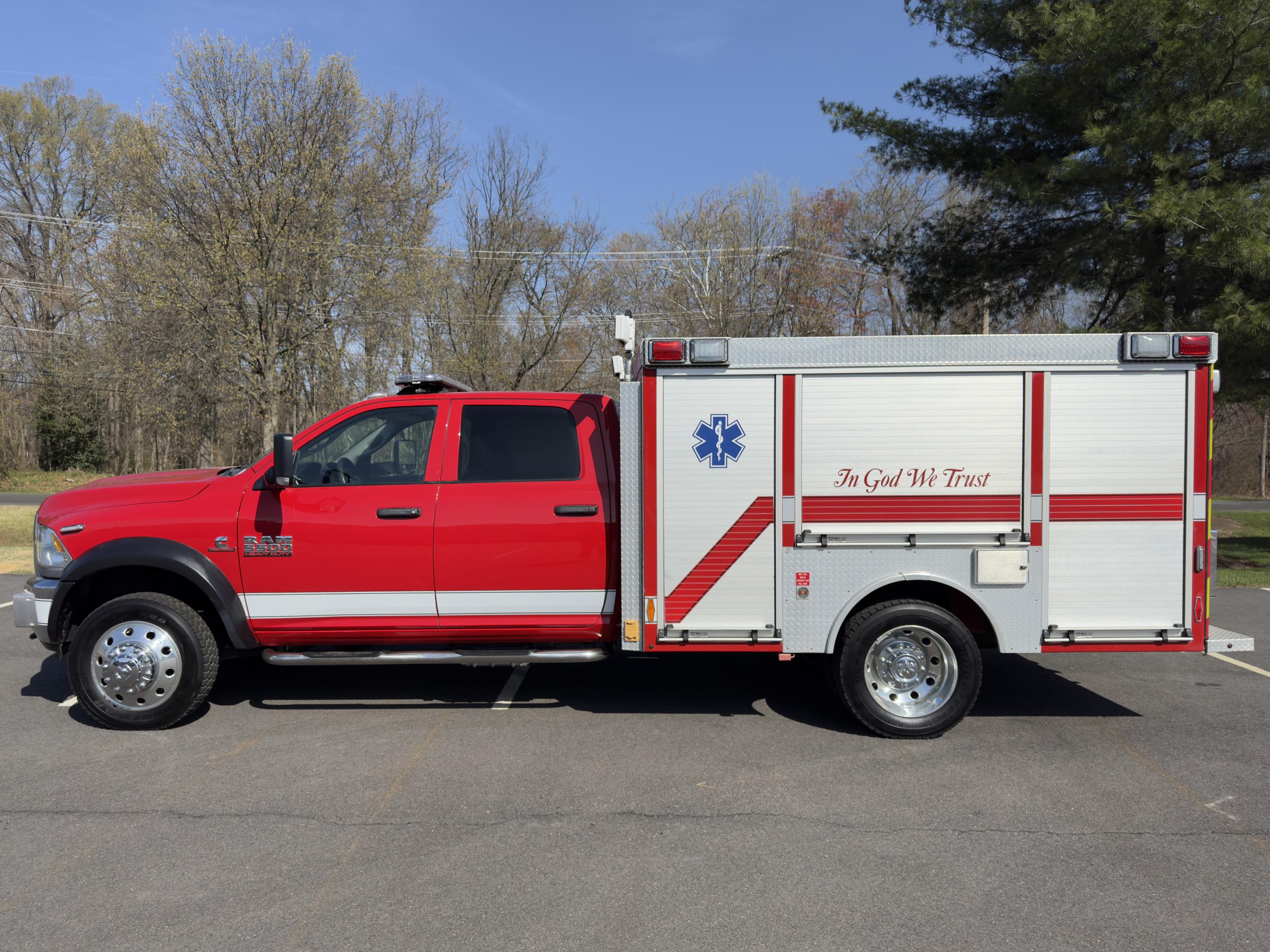 2015 Ram 5500 4x4 Brush Truck - image 4