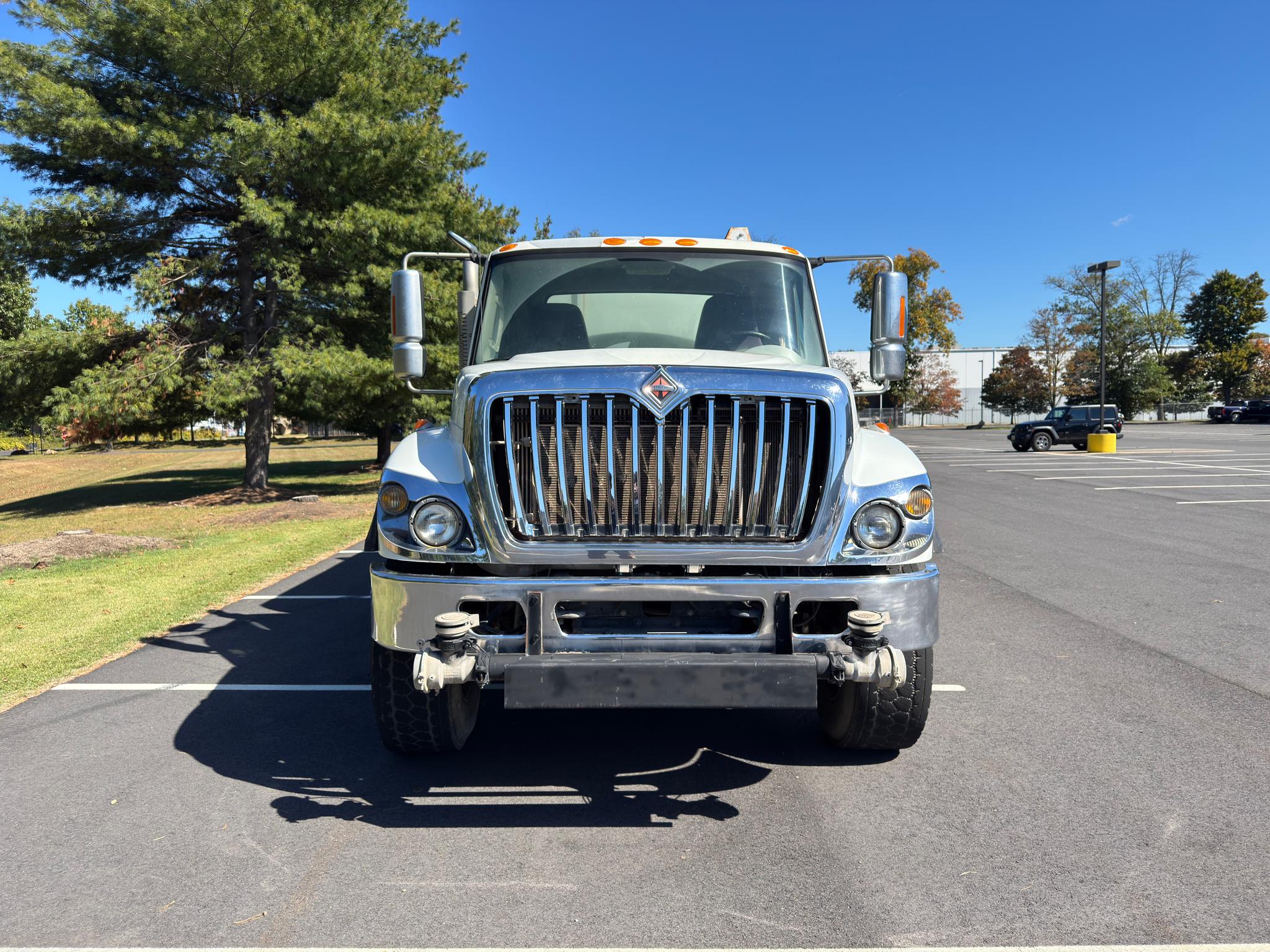 2016 International 7400 SBA Tanker - image 3