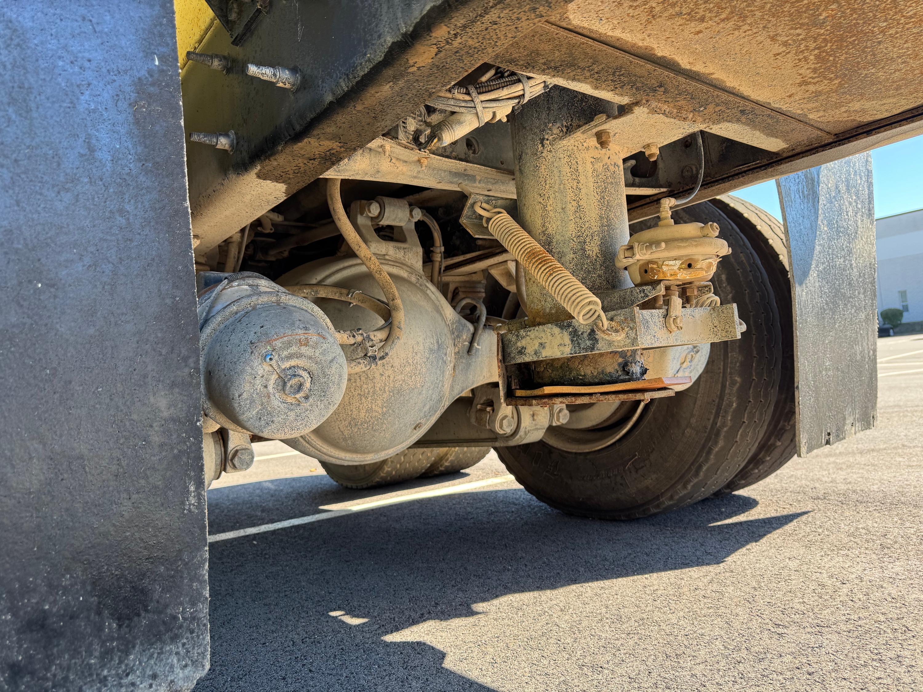 2016 International 7400 SBA Tanker - image 20