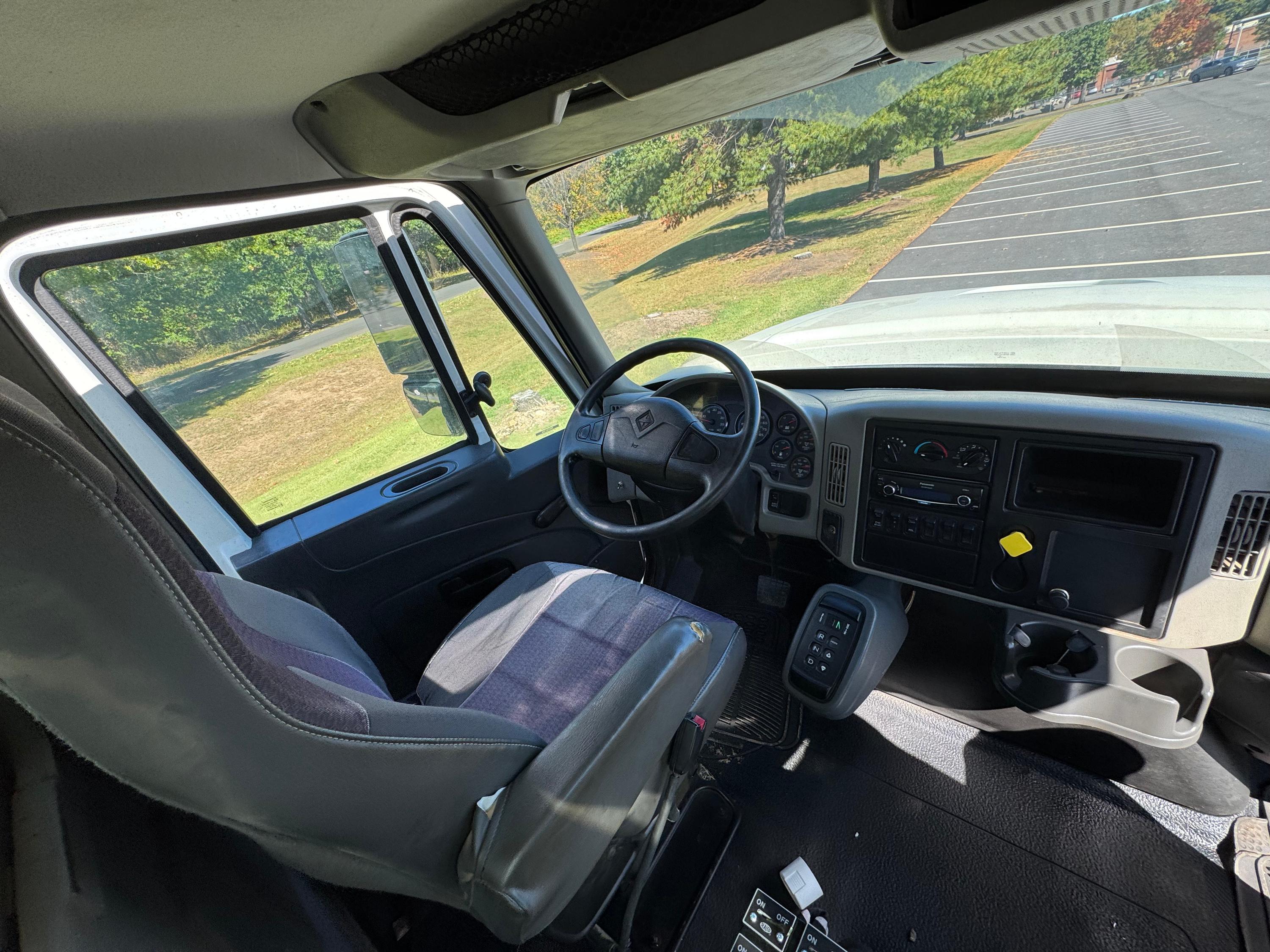 2016 International 7400 SBA Tanker - image 9