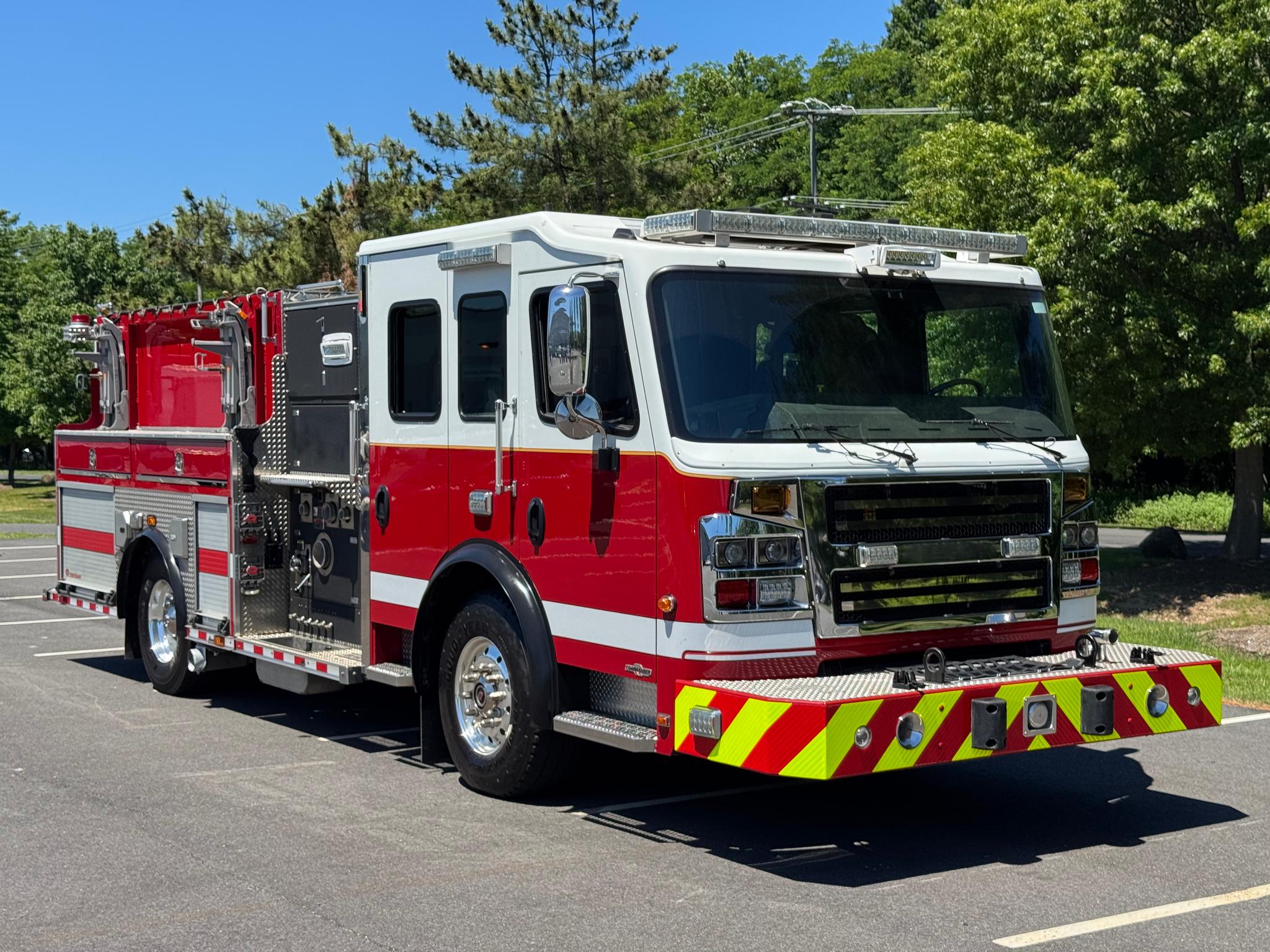 2017 Rosenbauer Commander Pumper - image 2