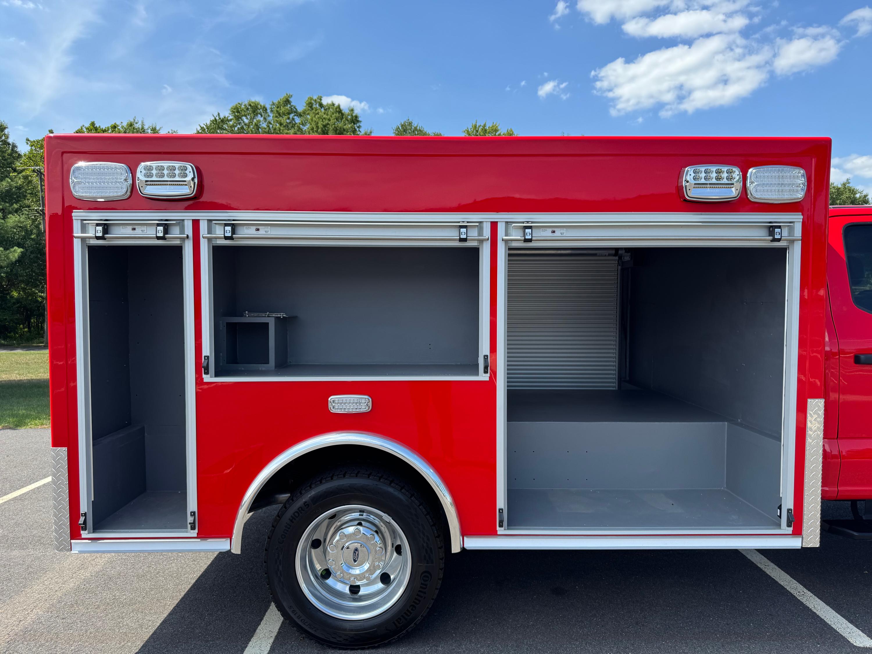 2025 Ford F-550 4x4 Light Rescue - image 17