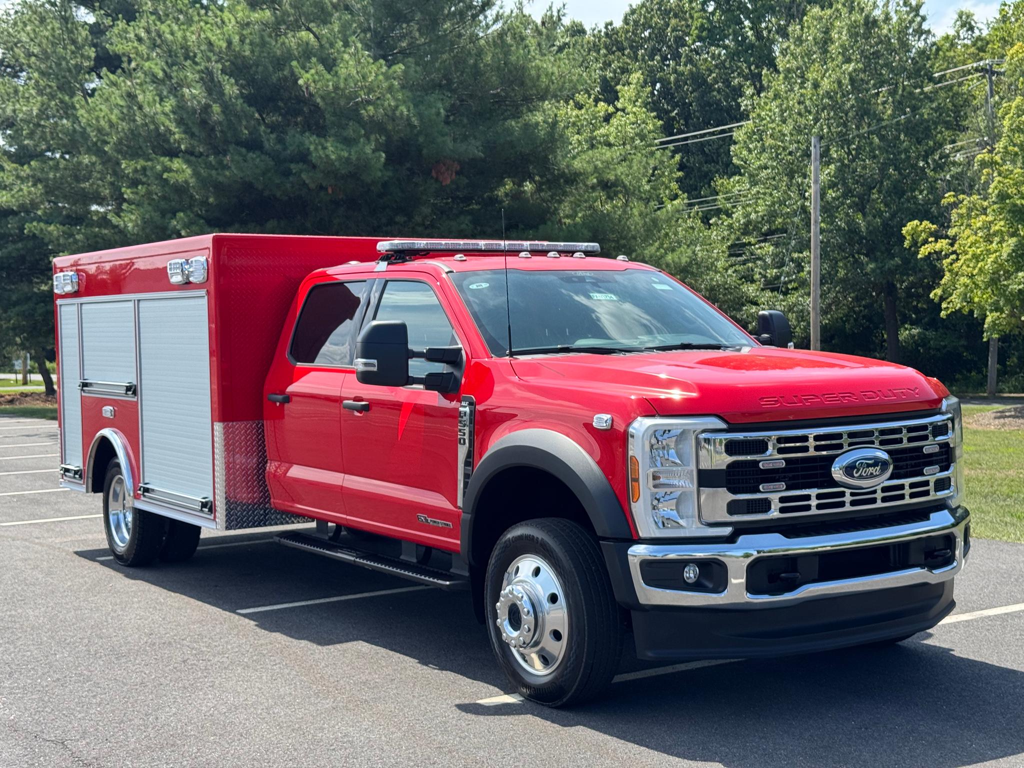 2025 Ford F-550 4x4 Light Rescue - image 2