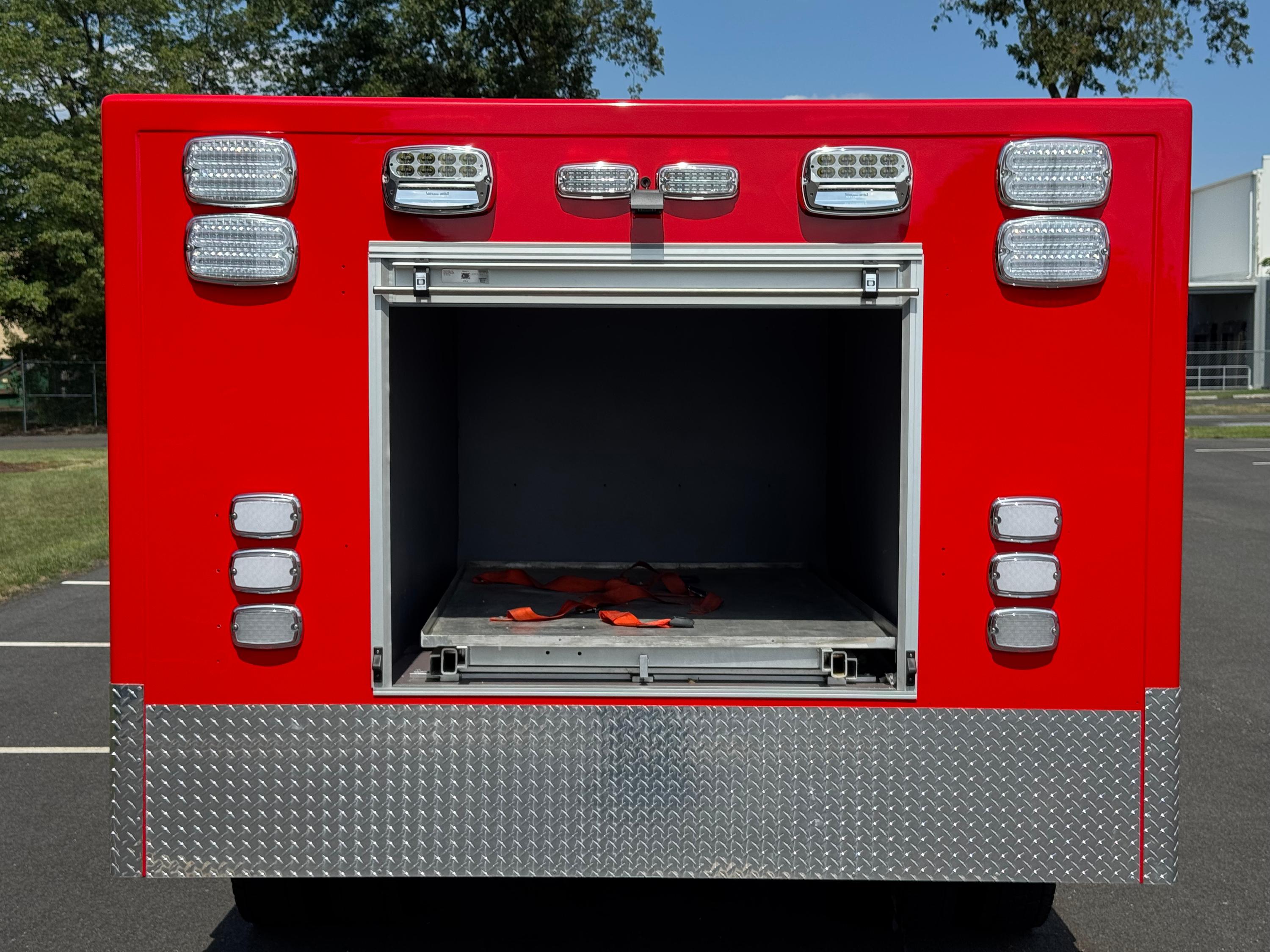 2025 Ford F-550 4x4 Light Rescue - image 9