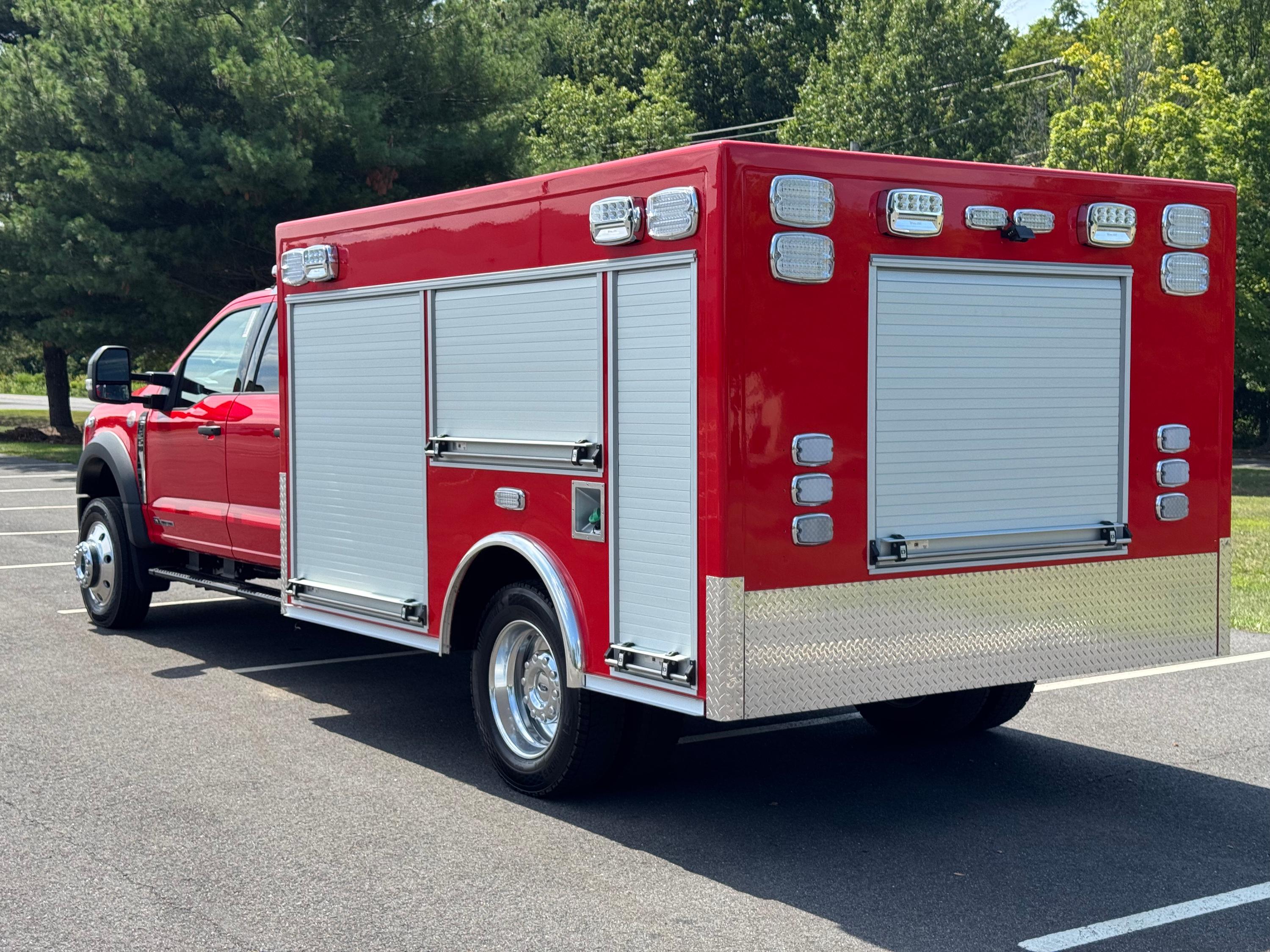 2025 Ford F-550 4x4 Light Rescue - image 6