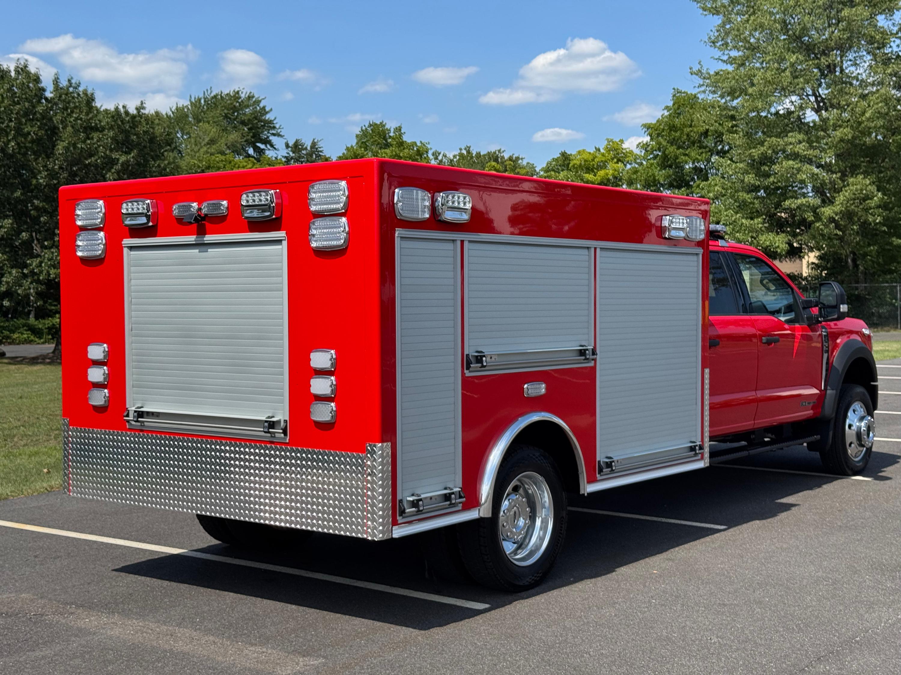 2025 Ford F-550 4x4 Light Rescue - image 7