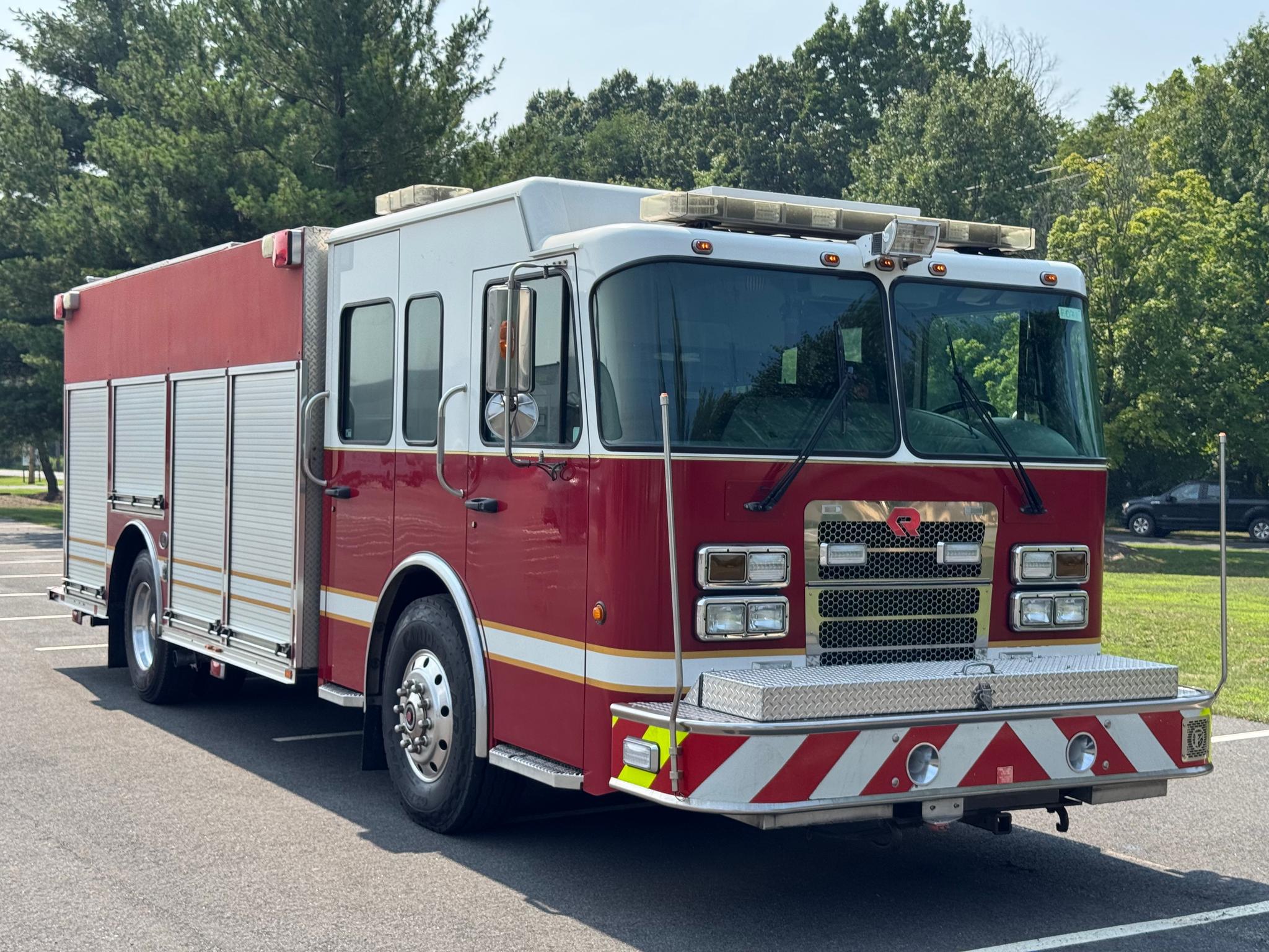 2008 Rosenbauer Spartan 4x4 Pumper - image 2