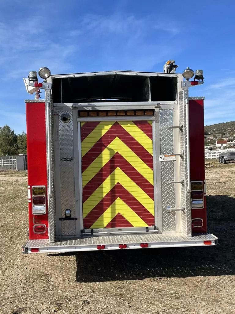 2004 E-One Freightliner Pumper - image 6