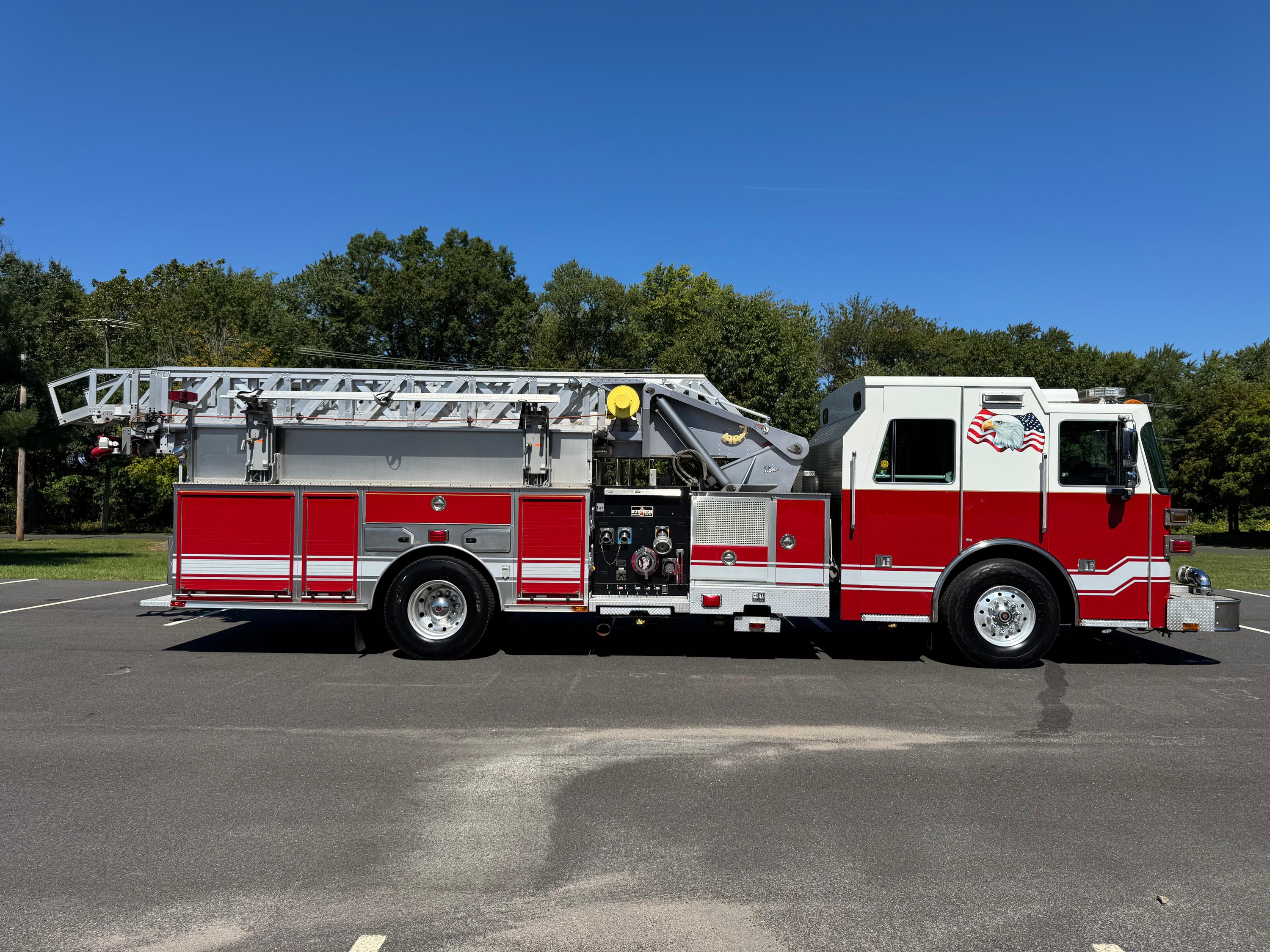 2011 Sutphen SL75 75' Aerial - image 5