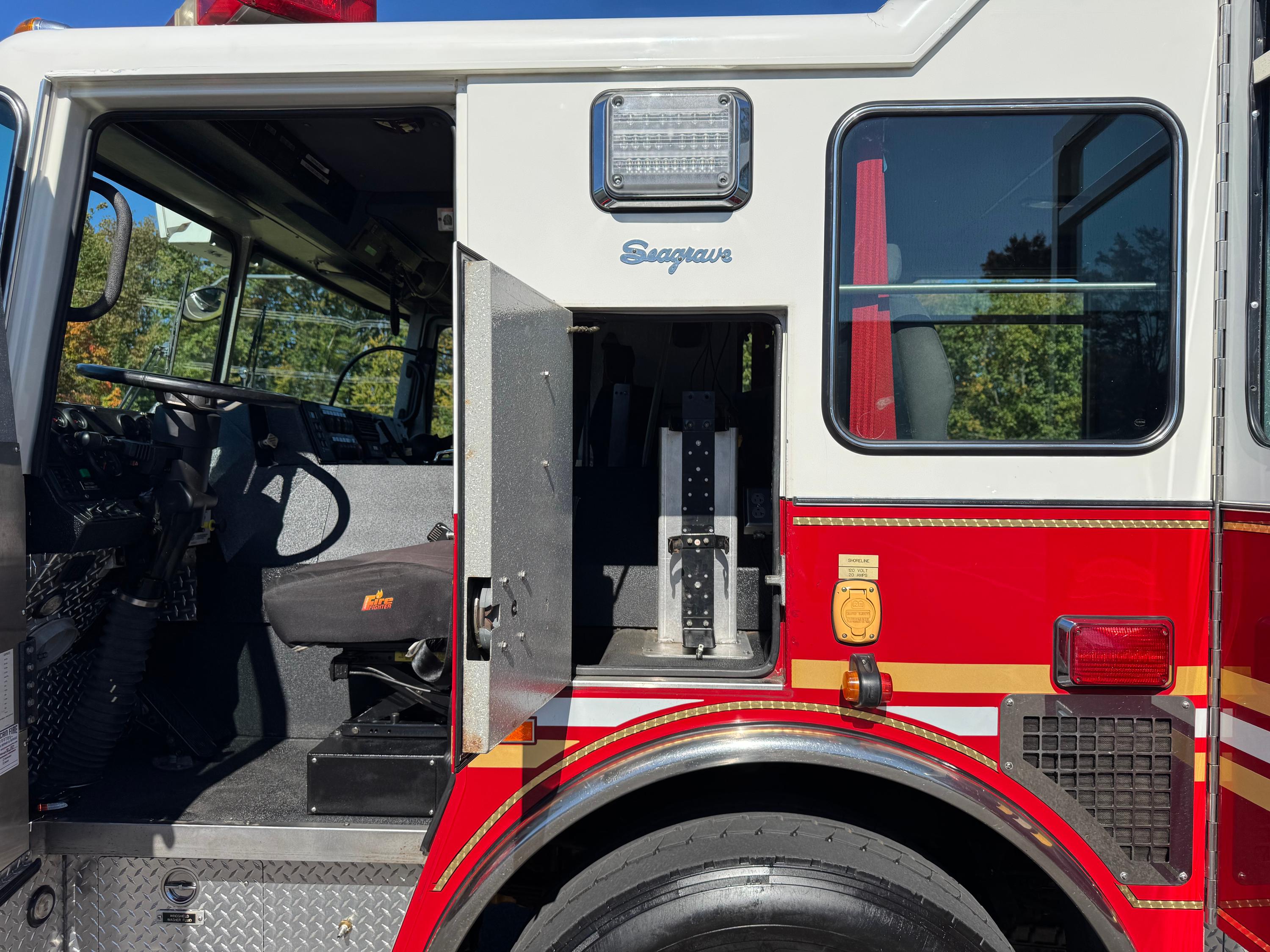 2007 Seagrave Pumper - image 12