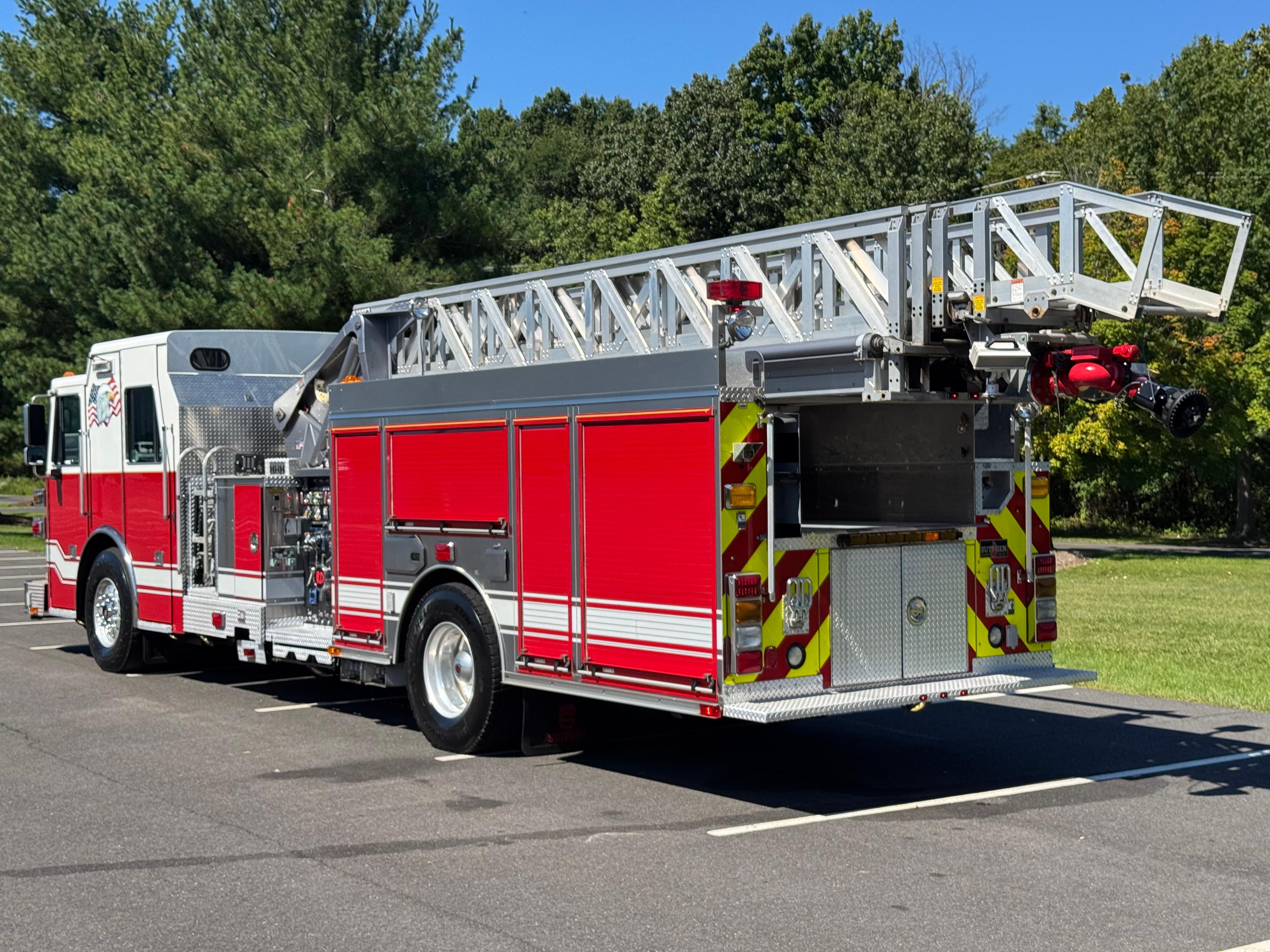 2011 Sutphen SL75 75' Aerial - image 6