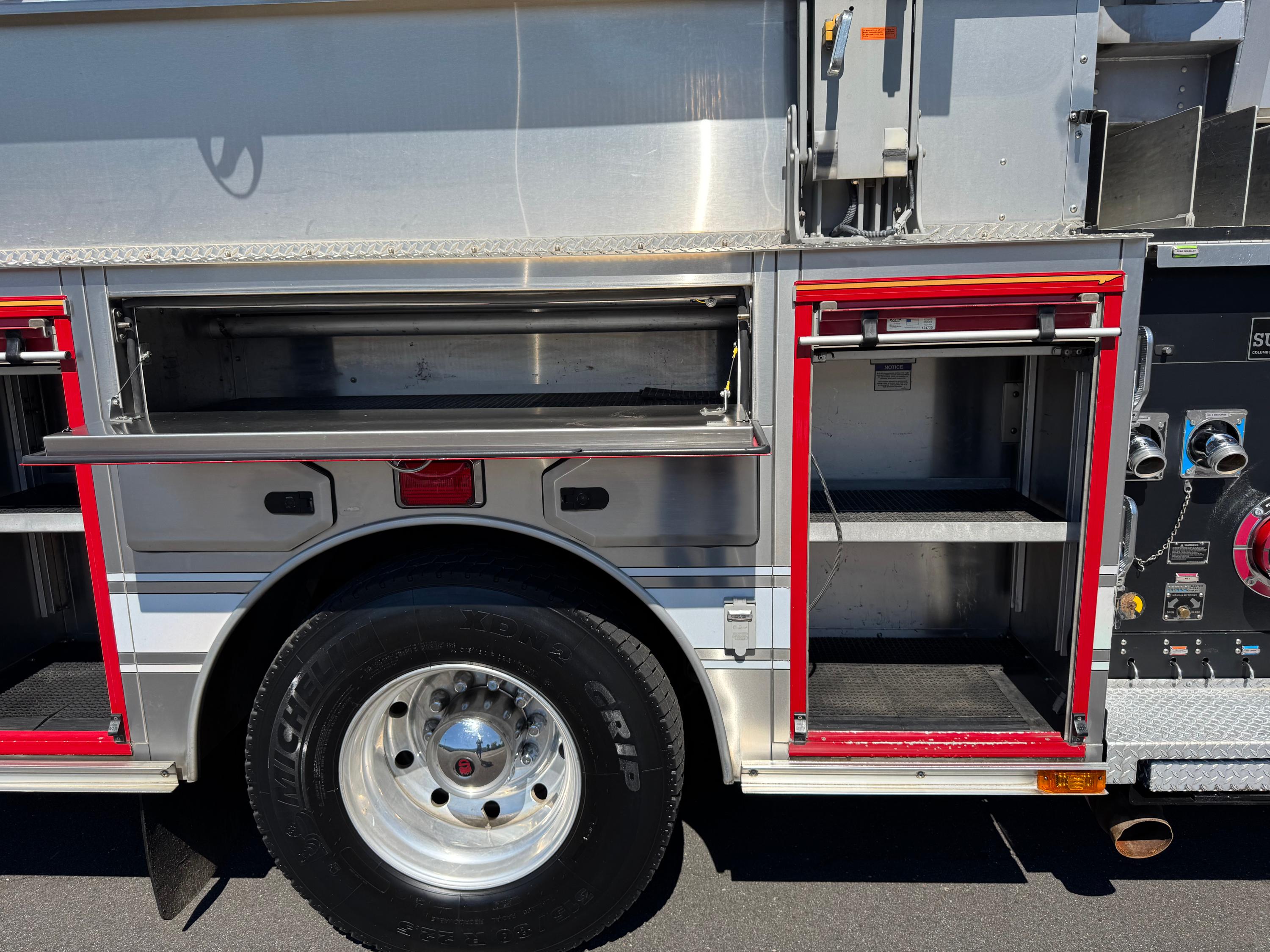 2011 Sutphen SL75 75' Aerial - image 36