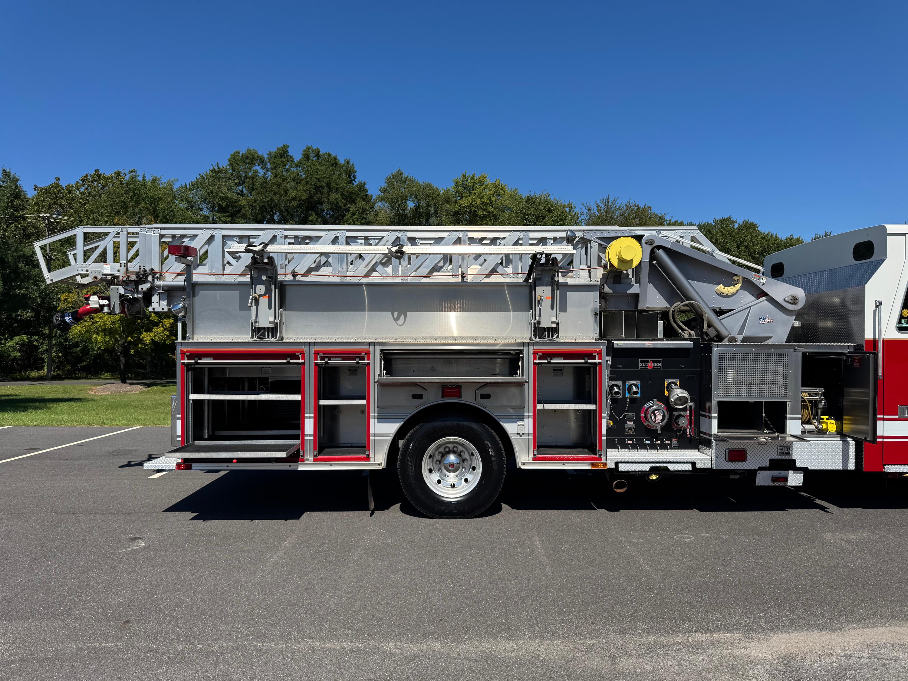 2011 Sutphen SL75 75' Aerial - image 29