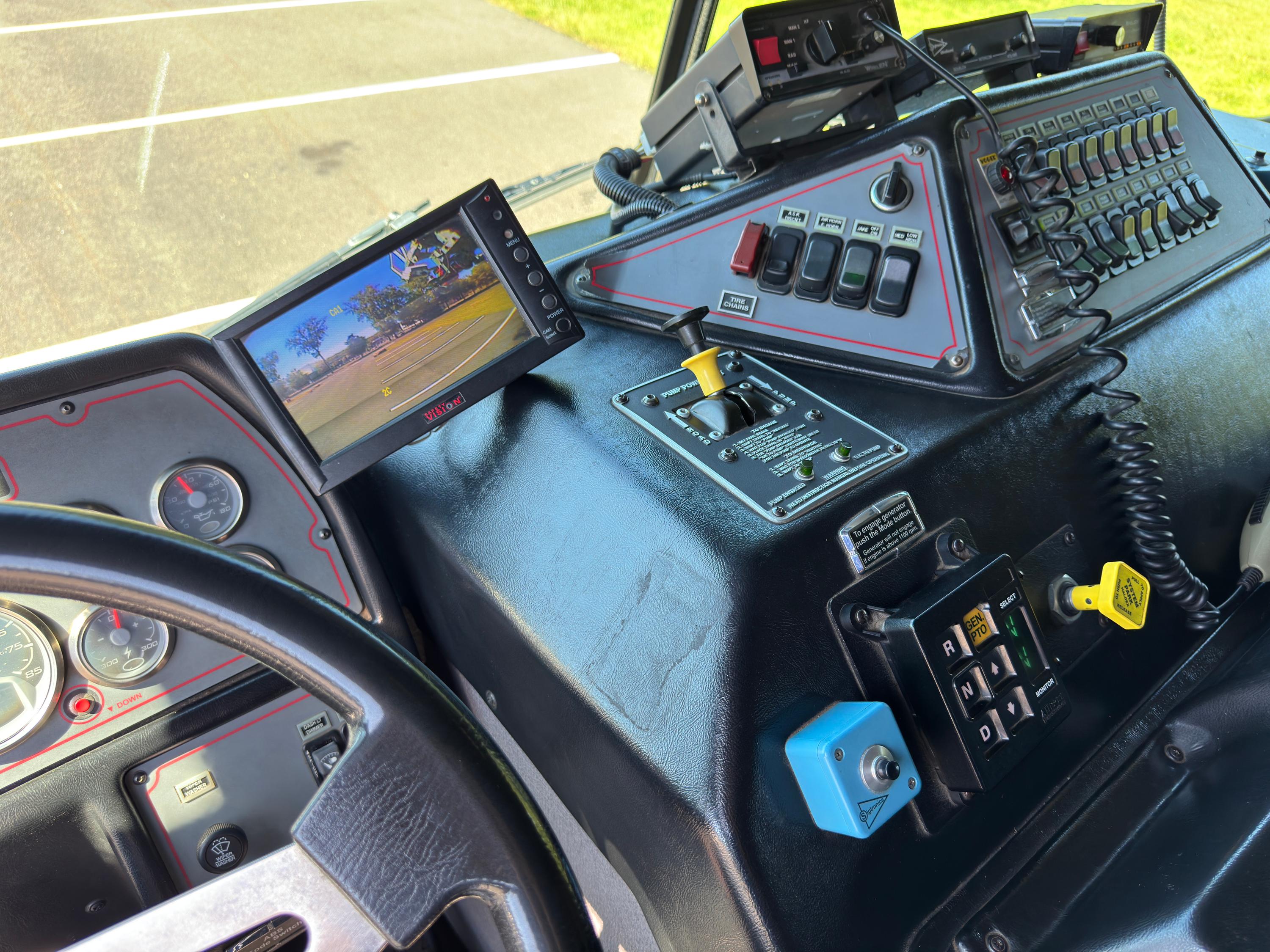 2011 Sutphen SL75 75' Aerial - image 18