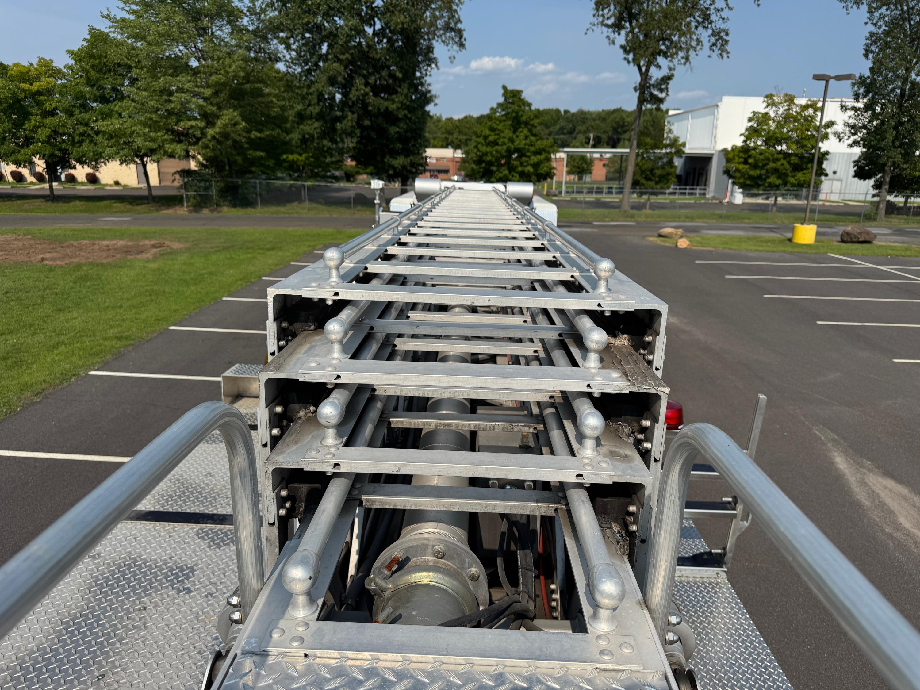 2013 Sutphen SP-90 85' Aerial - image 43