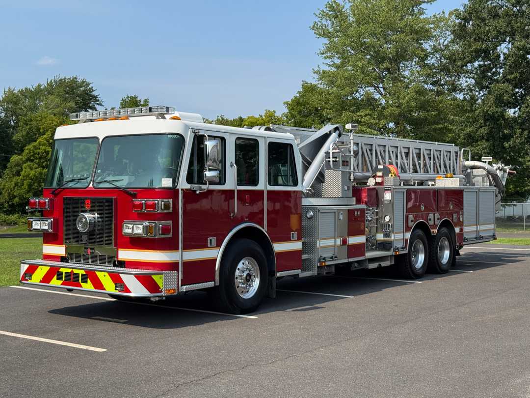 2013 Sutphen SP-90 85' Aerial
