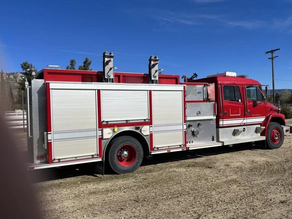2004 E-One Freightliner Pumper - image 5