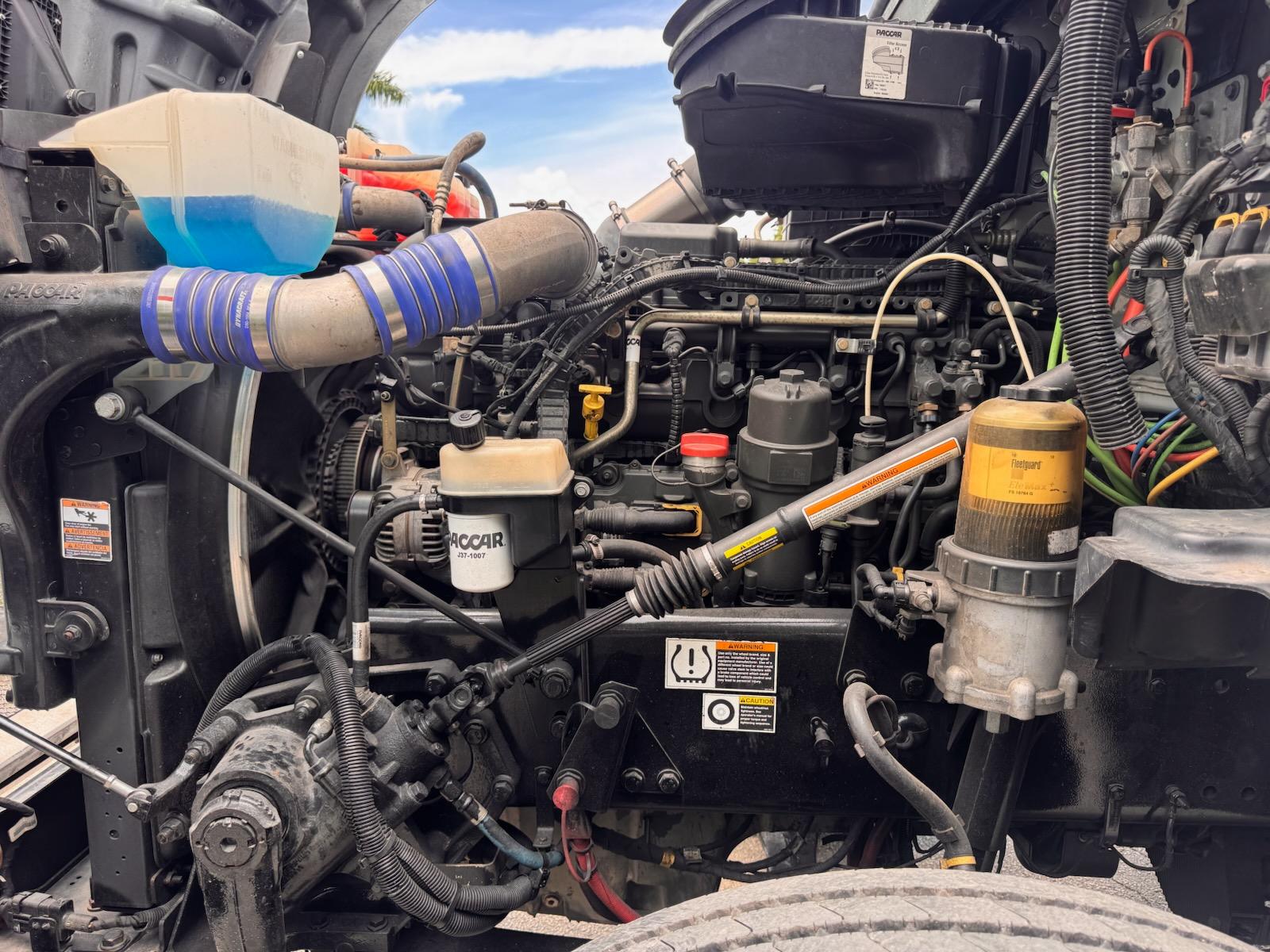 2020 Kenworth T880 Dump Truck - image 6