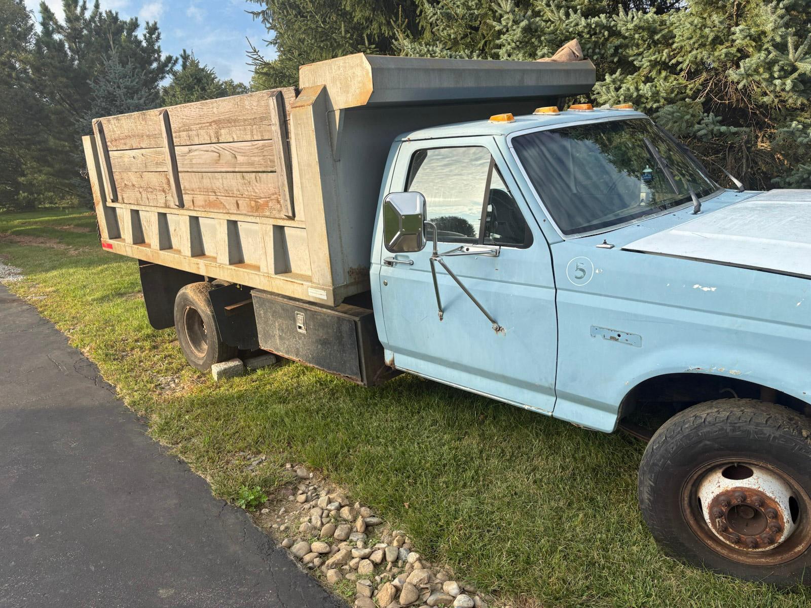 1992 Ford F-SUPERDUTY F450 Dump Truck - image 2