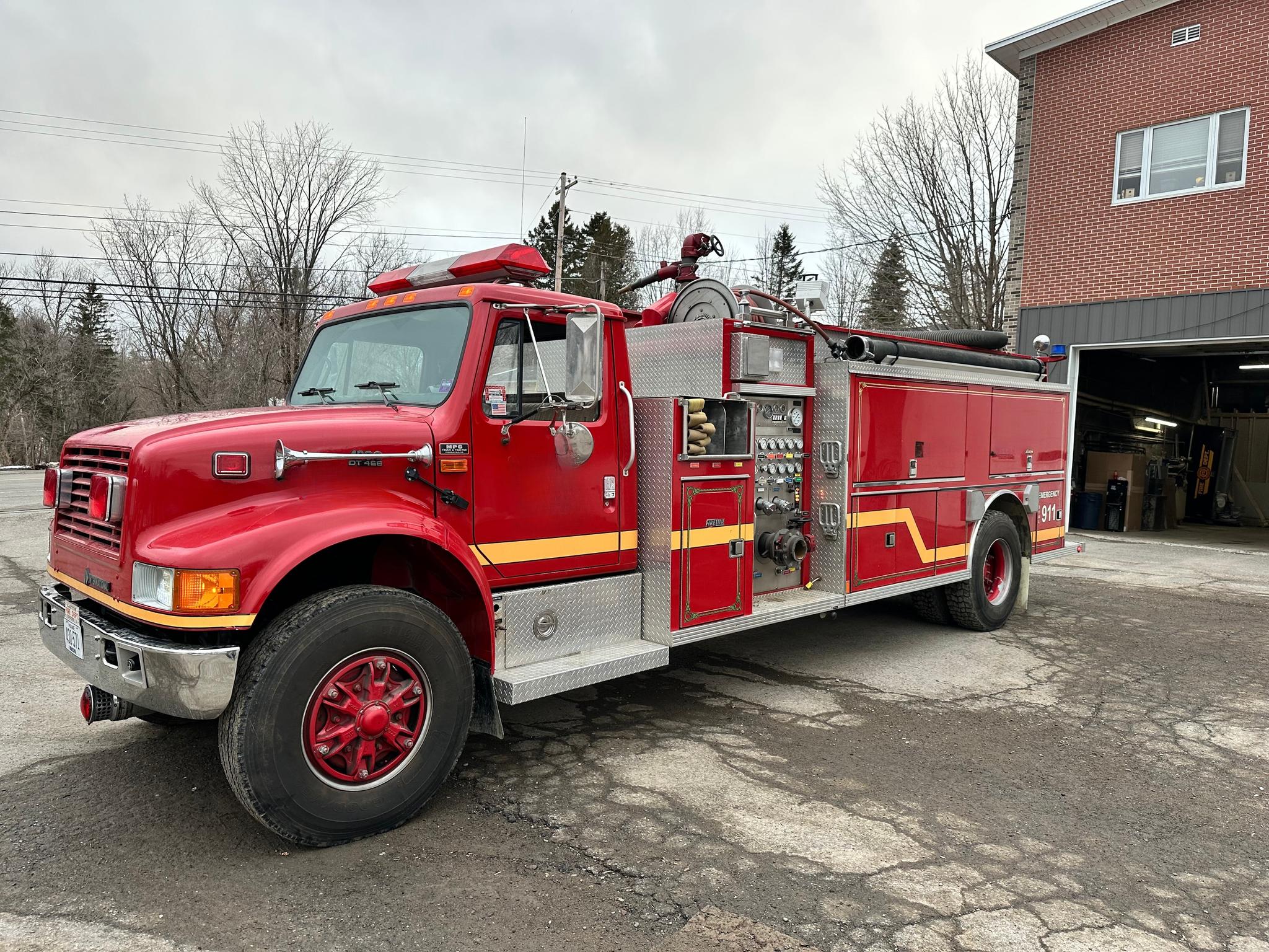 1994 International Engine/Tanker - image 1