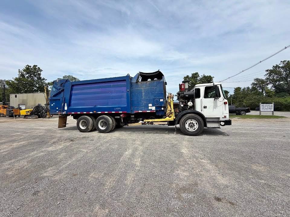 2019 Autocar Heil Automated Side Loader - image 1