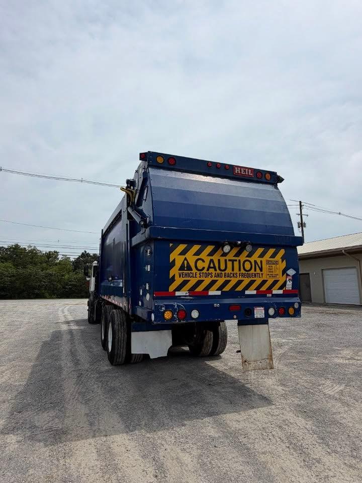 2019 Autocar Heil Automated Side Loader - image 2
