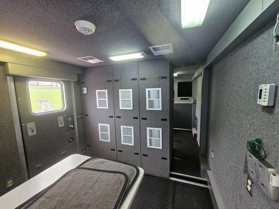 2007 Freightliner M2 Mobile Command - image 12