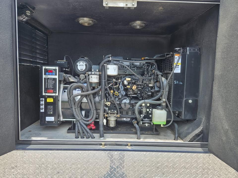 2007 Freightliner M2 Mobile Command - image 18