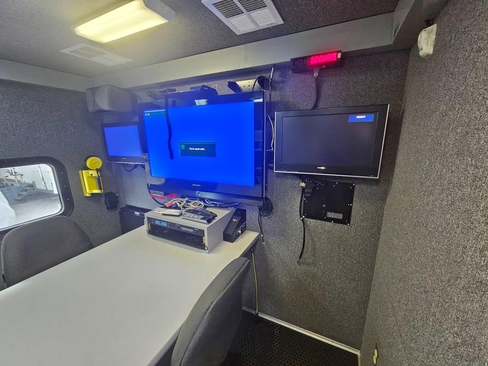 2007 Freightliner M2 Mobile Command - image 10