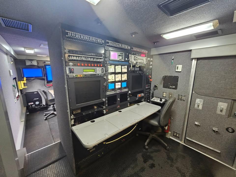 2007 Freightliner M2 Mobile Command - image 9