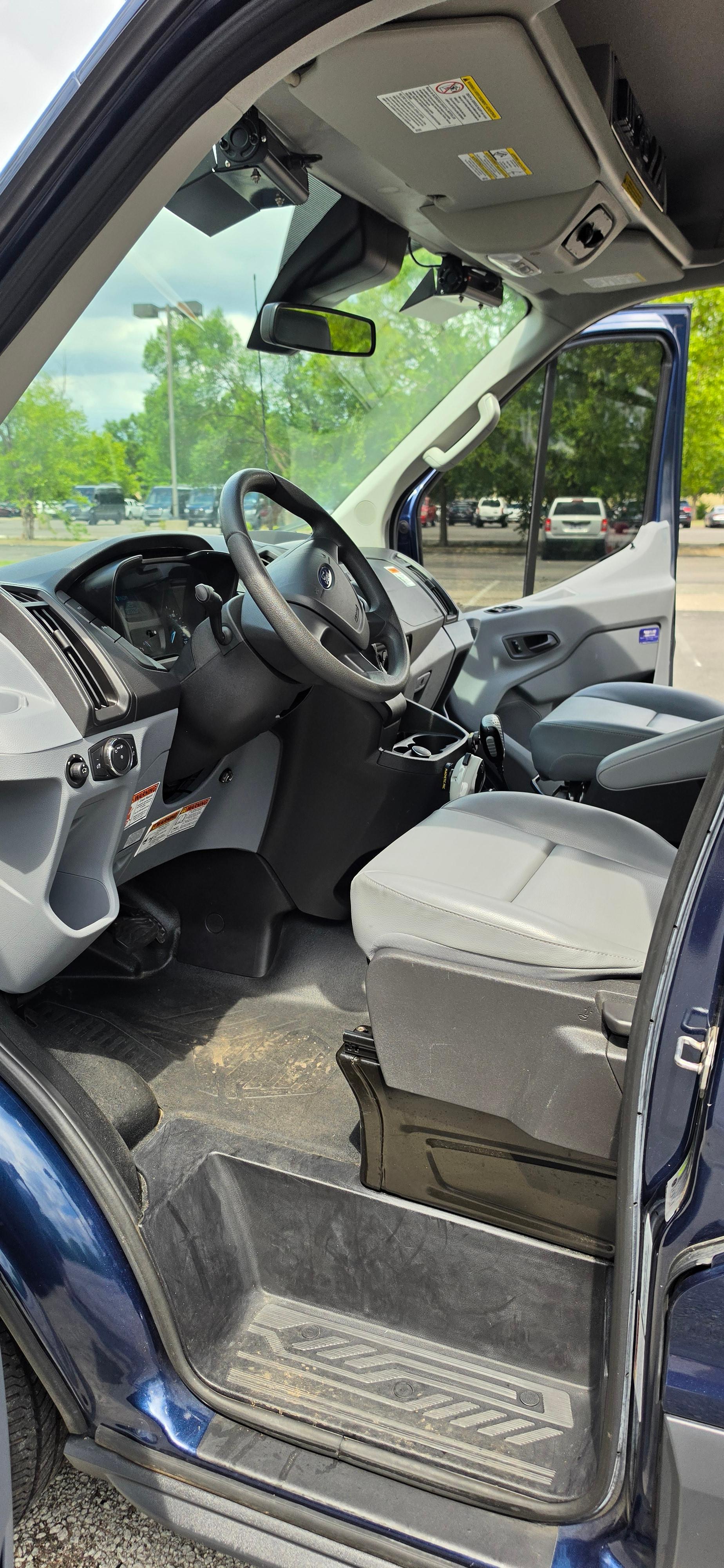 2018 Pierce Ford Command Center - image 39