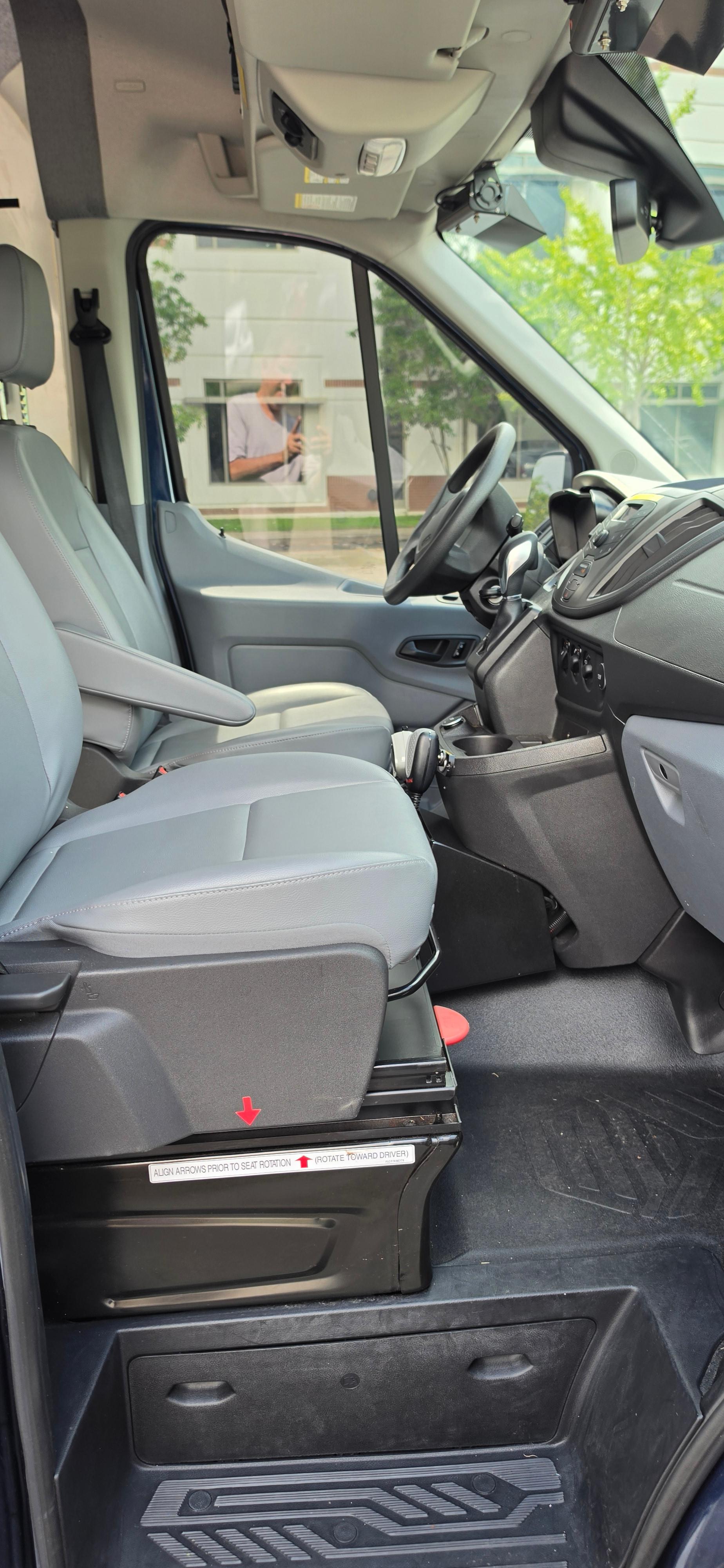2018 Pierce Ford Command Center - image 38