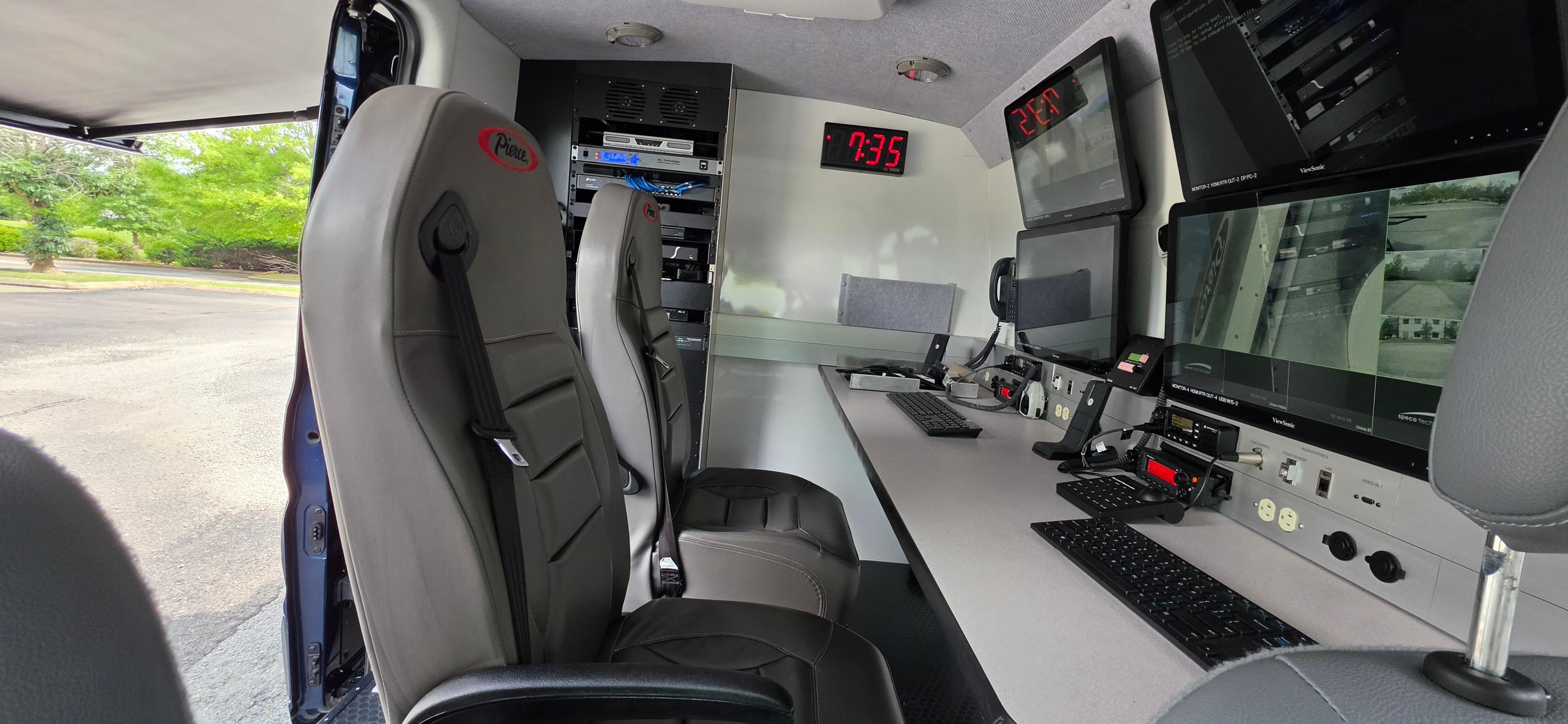 2018 Pierce Ford Command Center - image 43