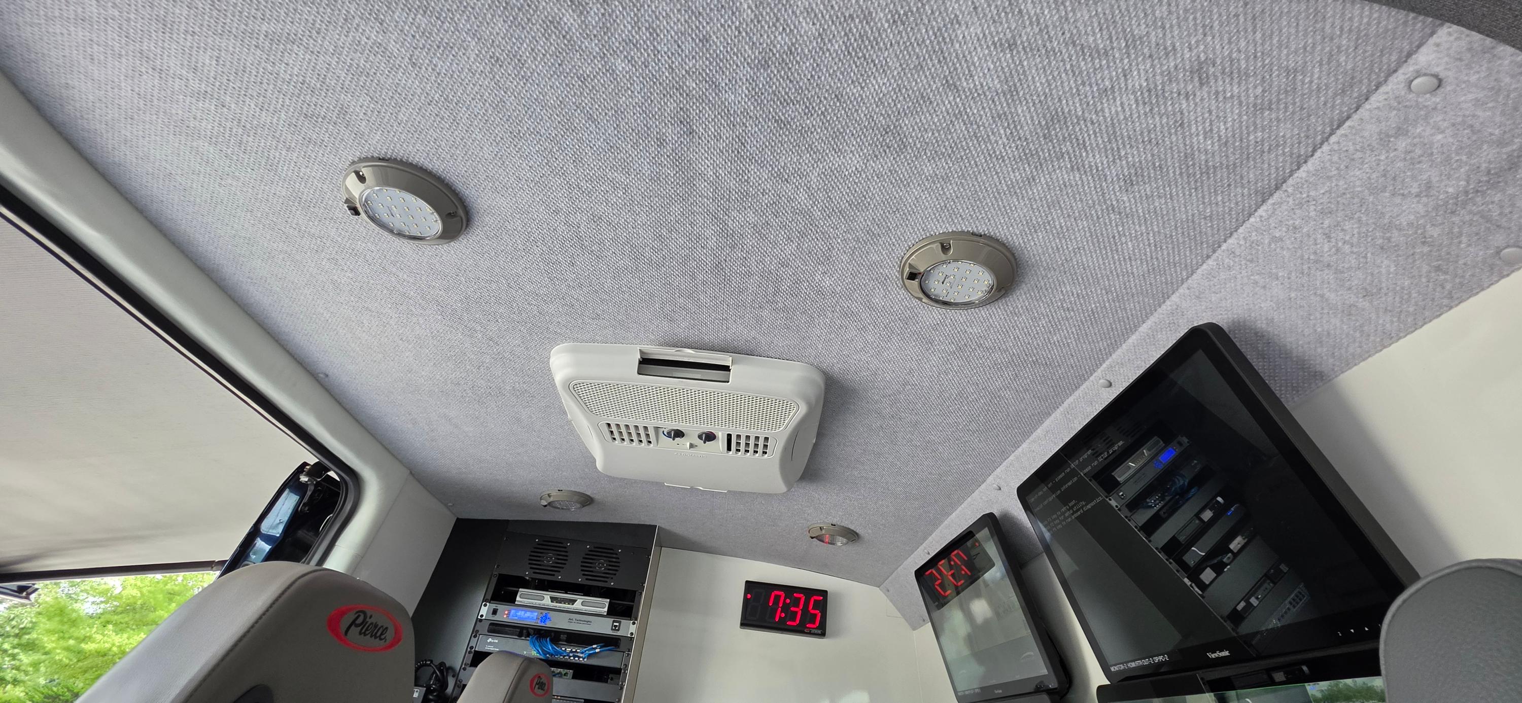 2018 Pierce Ford Command Center - image 44