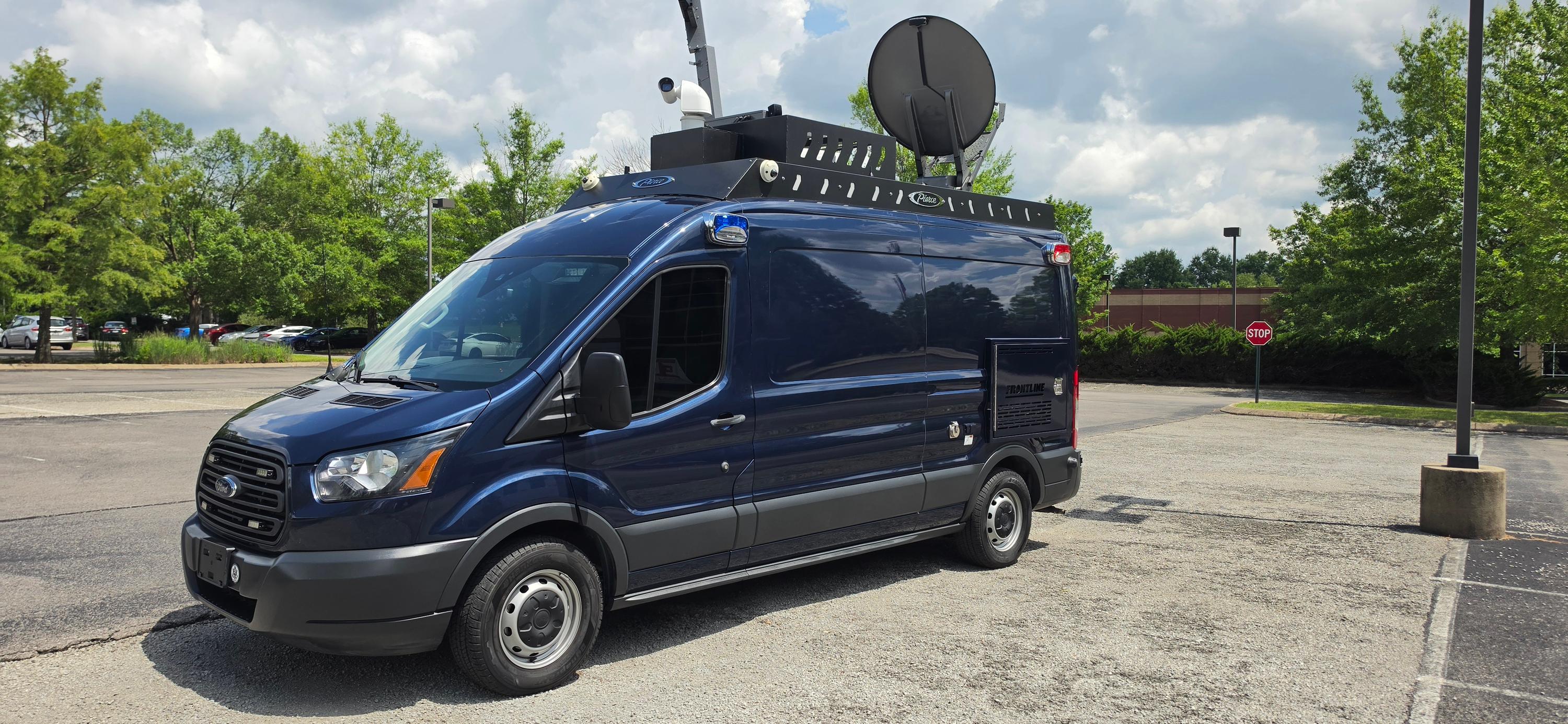 2018 Pierce Ford Command Center - image 14