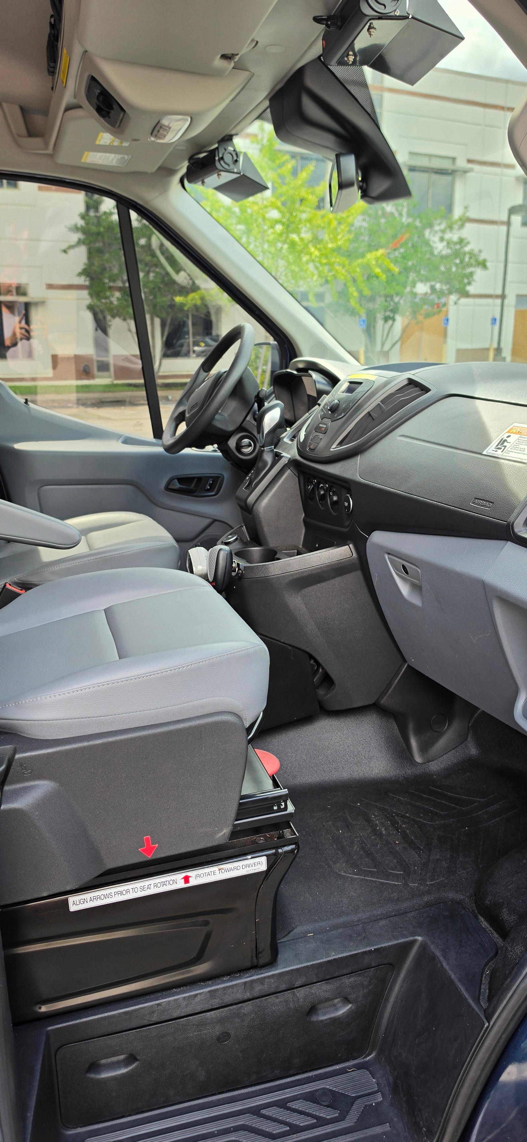 2018 Pierce Ford Command Center - image 37