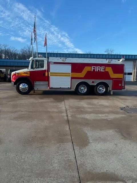 1998 Freightliner Tanker - image 1
