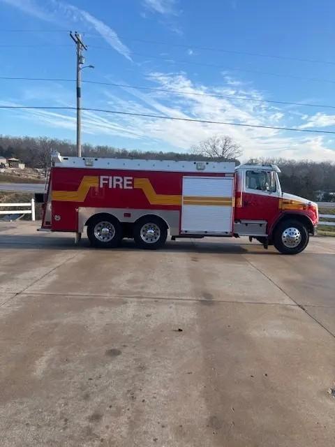 1998 Freightliner Tanker - image 3