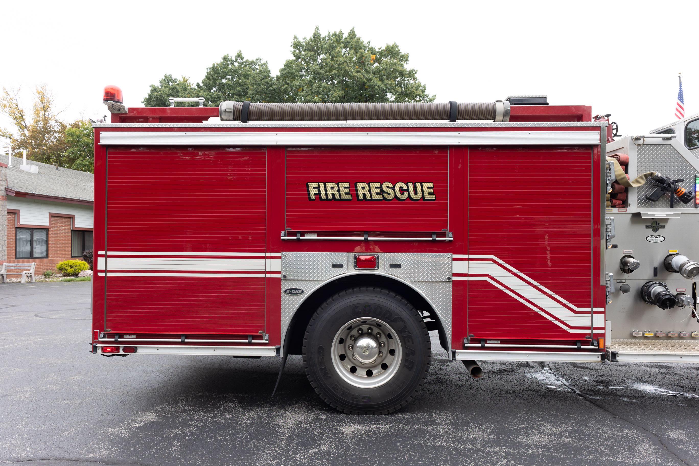 2008 E-One Typhoon Pumper - image 8