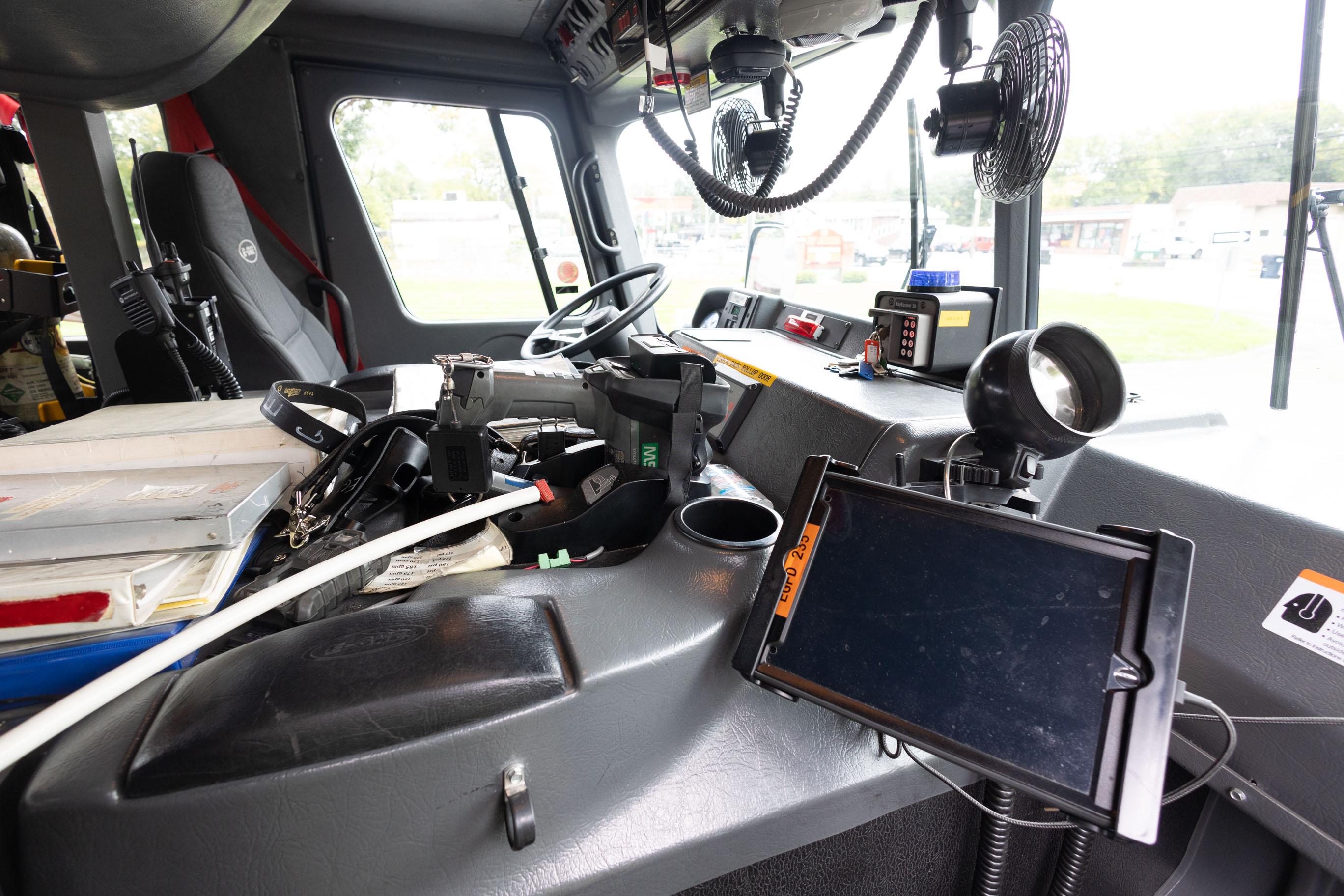 2008 E-One Typhoon Pumper - image 25