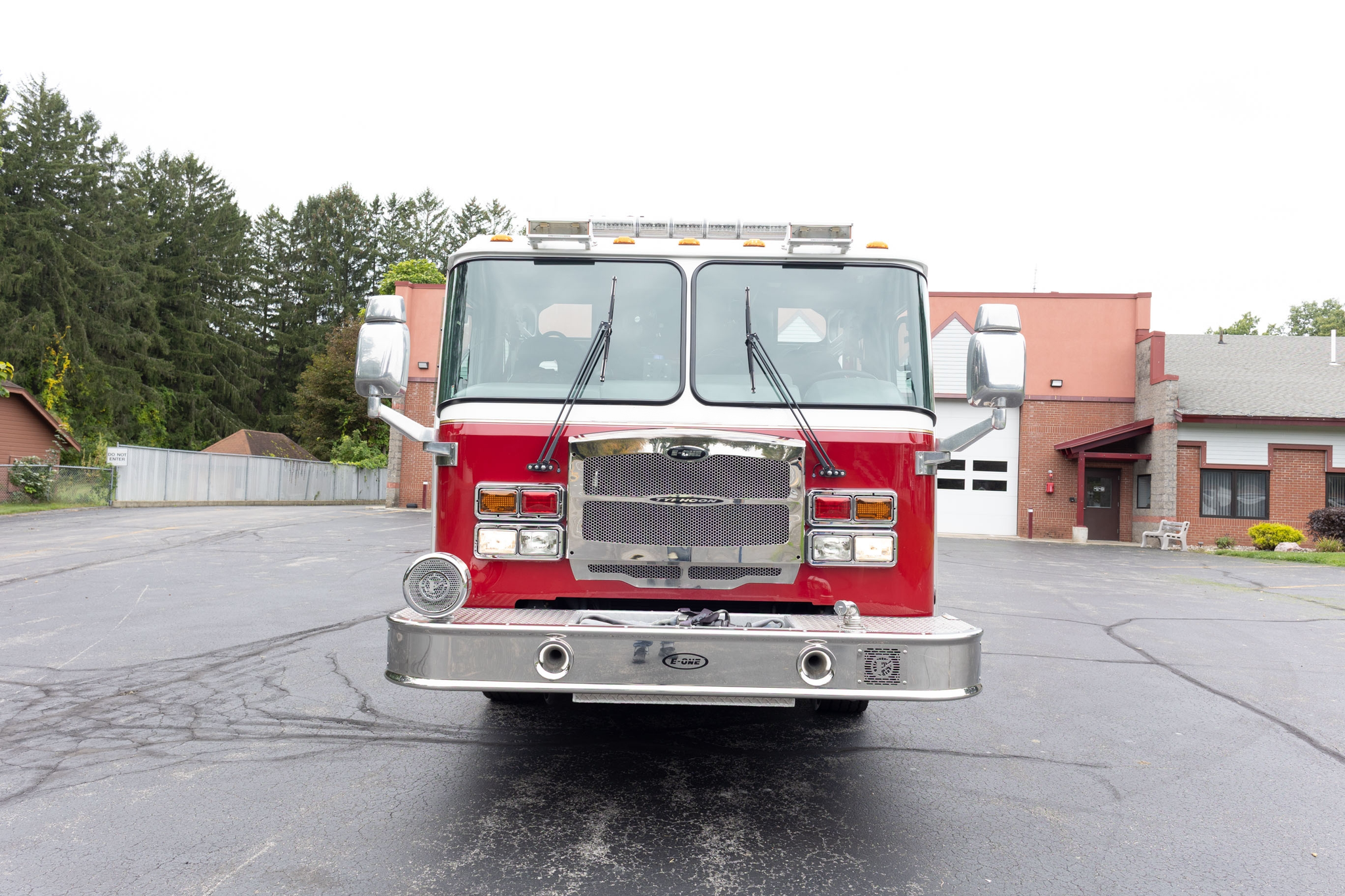 2008 E-One Typhoon Pumper - image 3