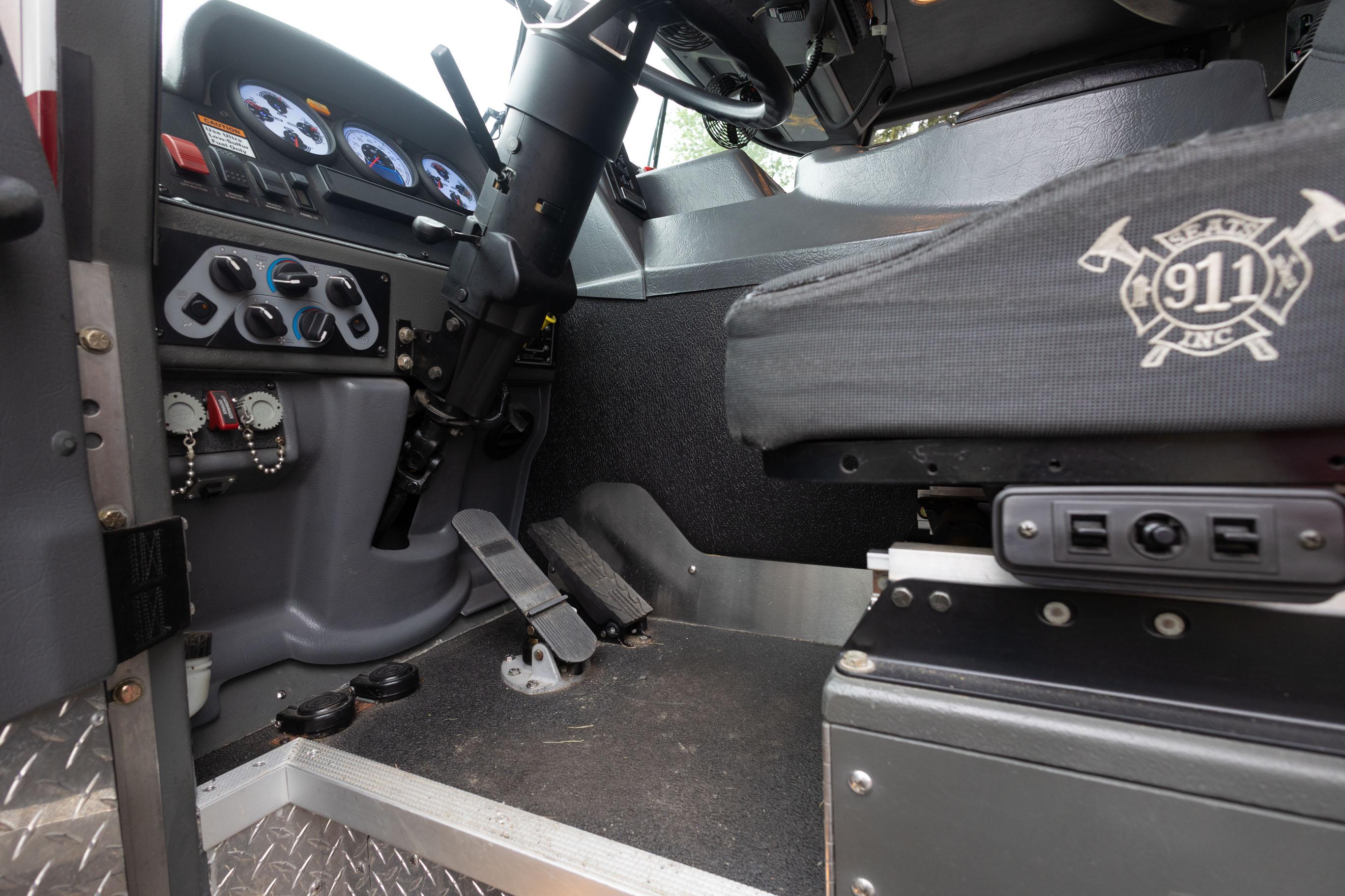 2008 E-One Typhoon Pumper - image 38
