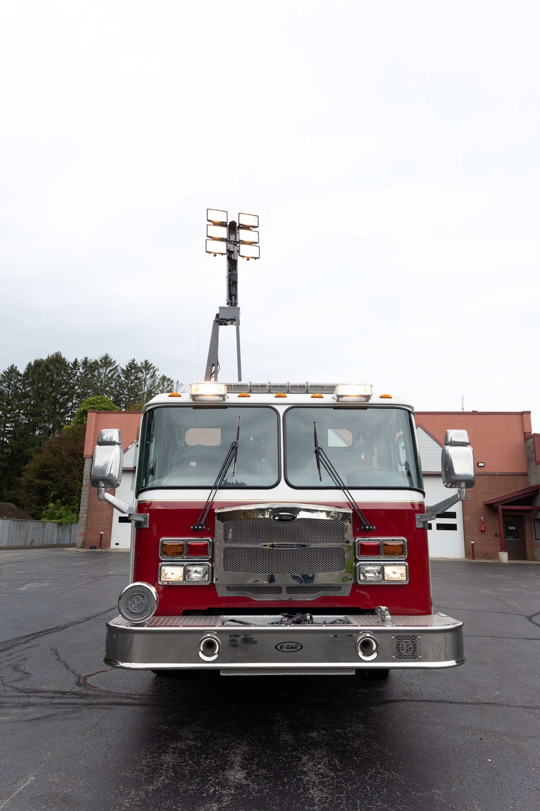 2008 E-One Typhoon Pumper - image 4