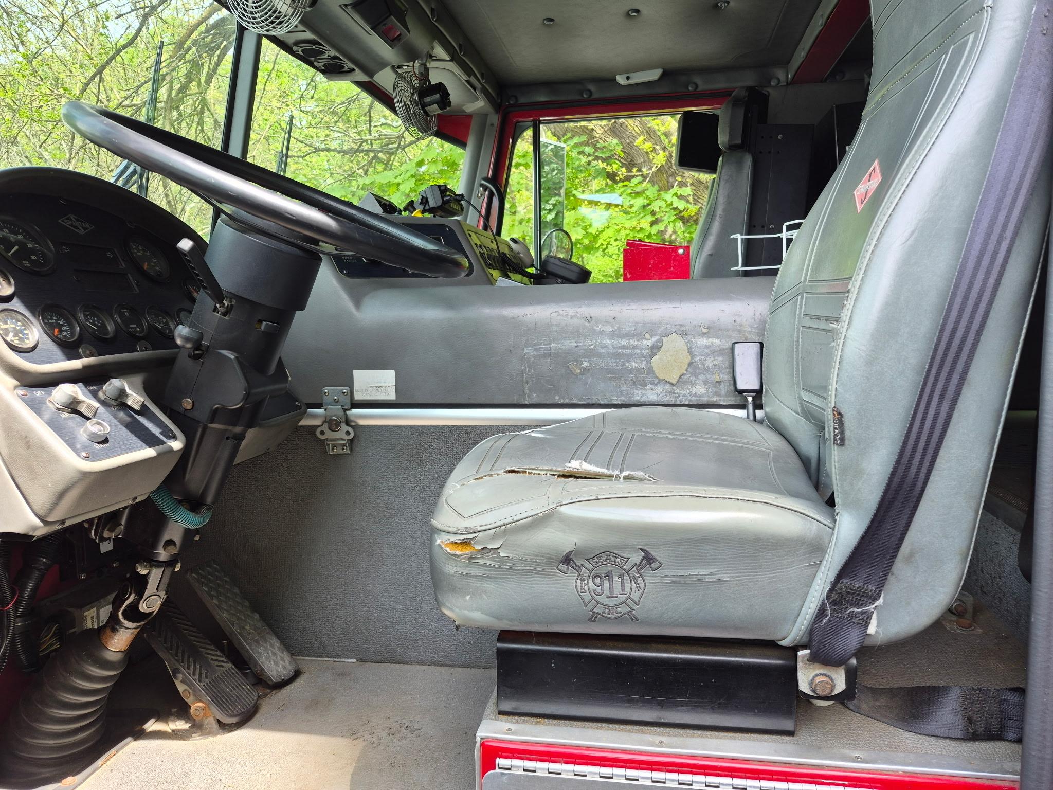 1996 Spartan 4x4 Pumper - image 3