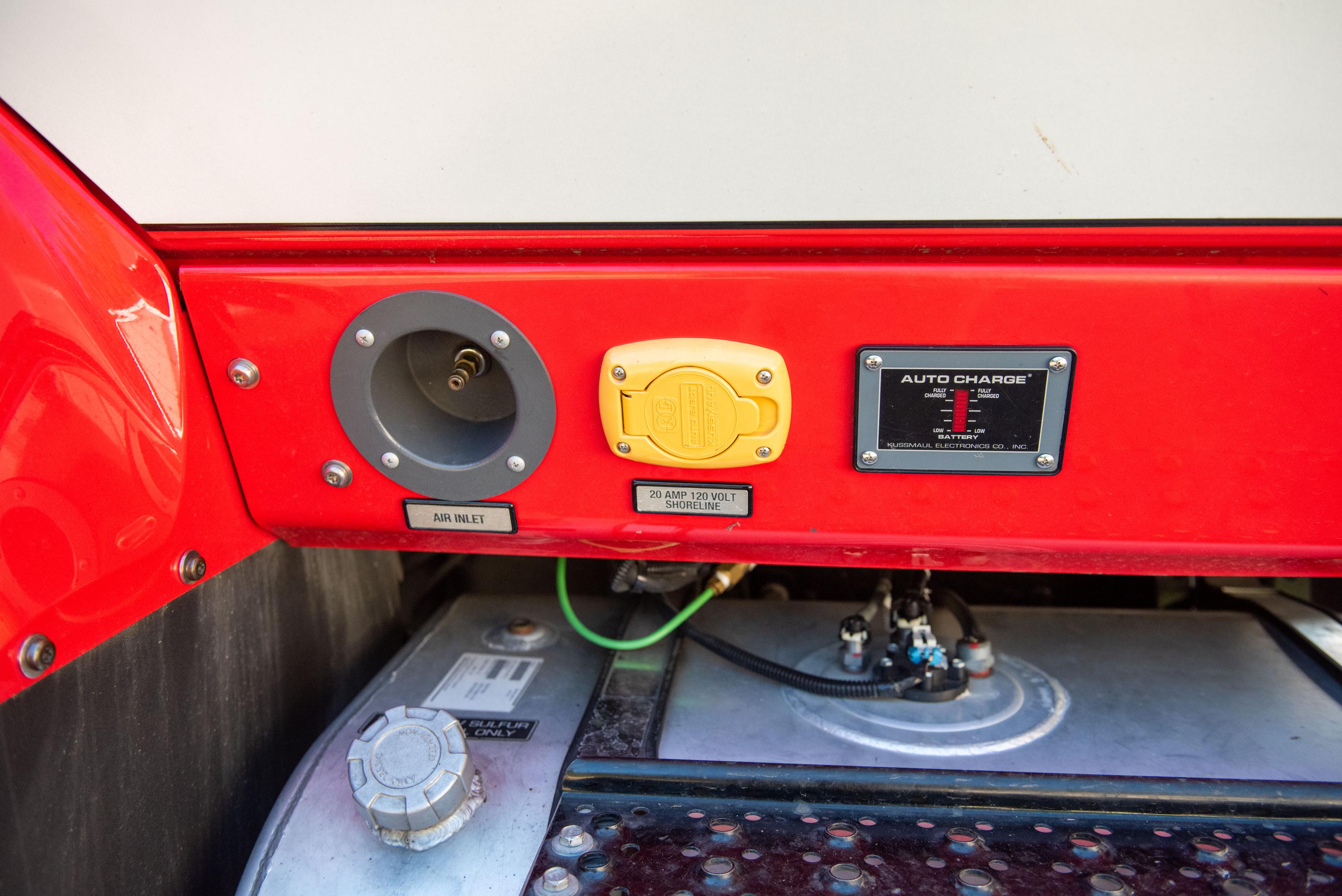 2014 Crimson International 4x4 Pumper - image 96