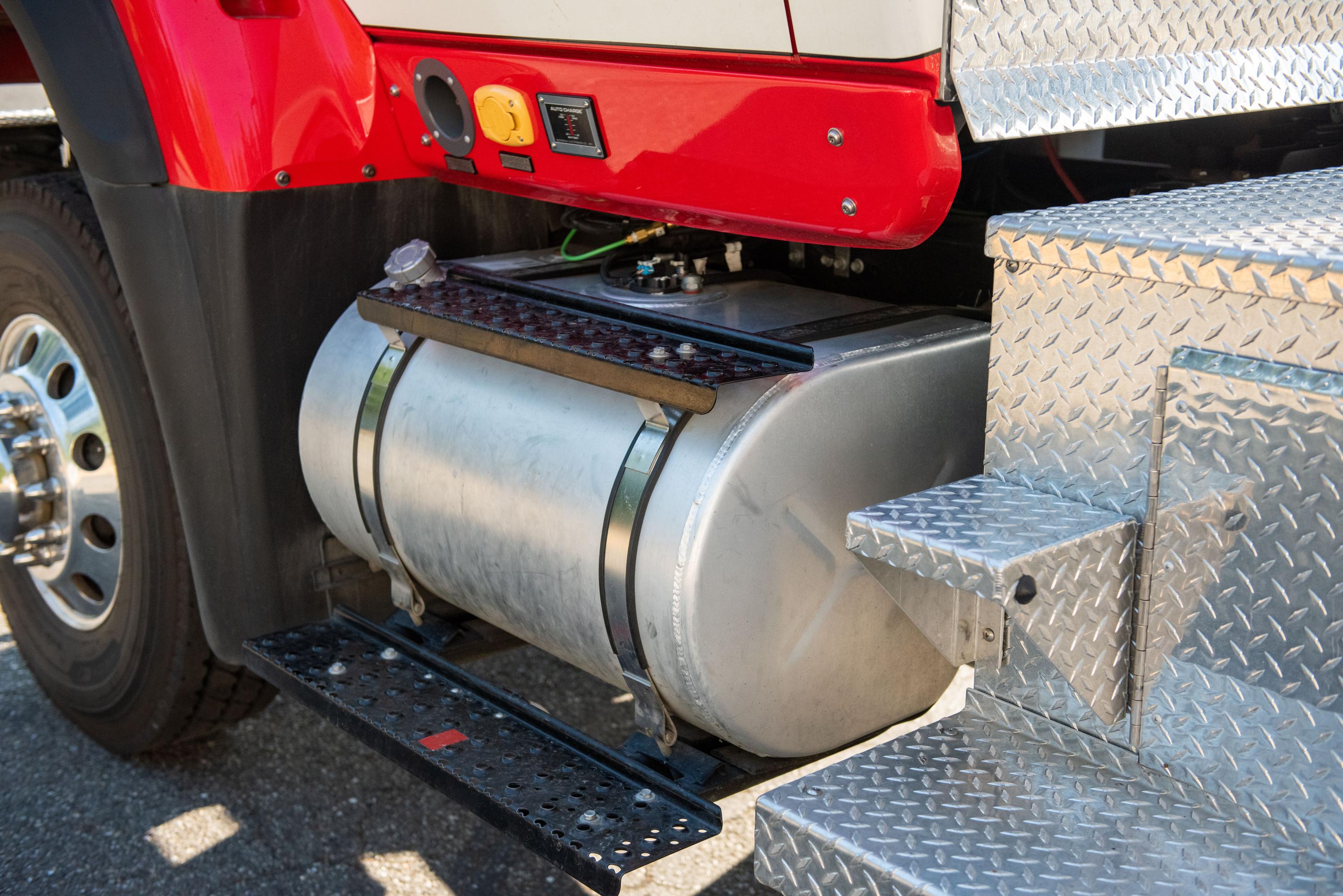 2014 Crimson International 4x4 Pumper - image 94