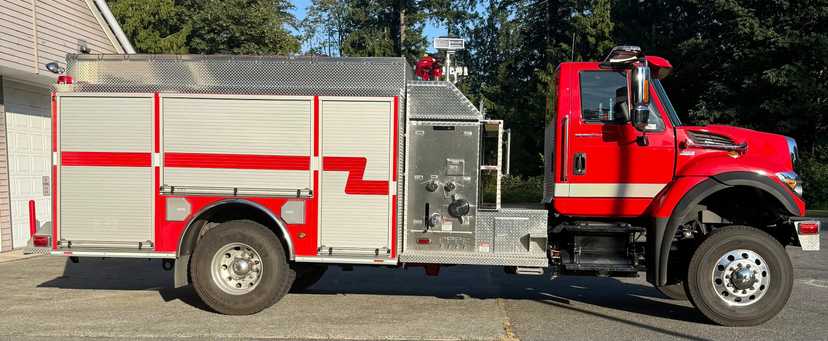 2014 Crimson International 4x4 Pumper — photo 3