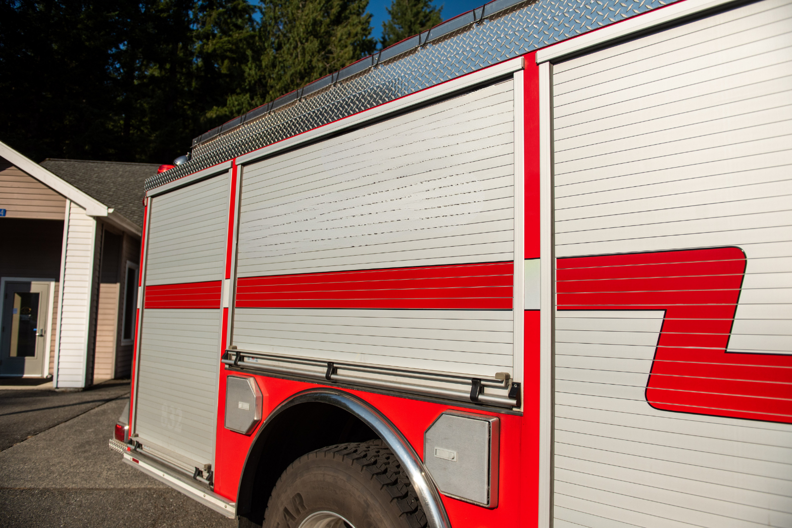 2014 Crimson International 4x4 Pumper - image 31