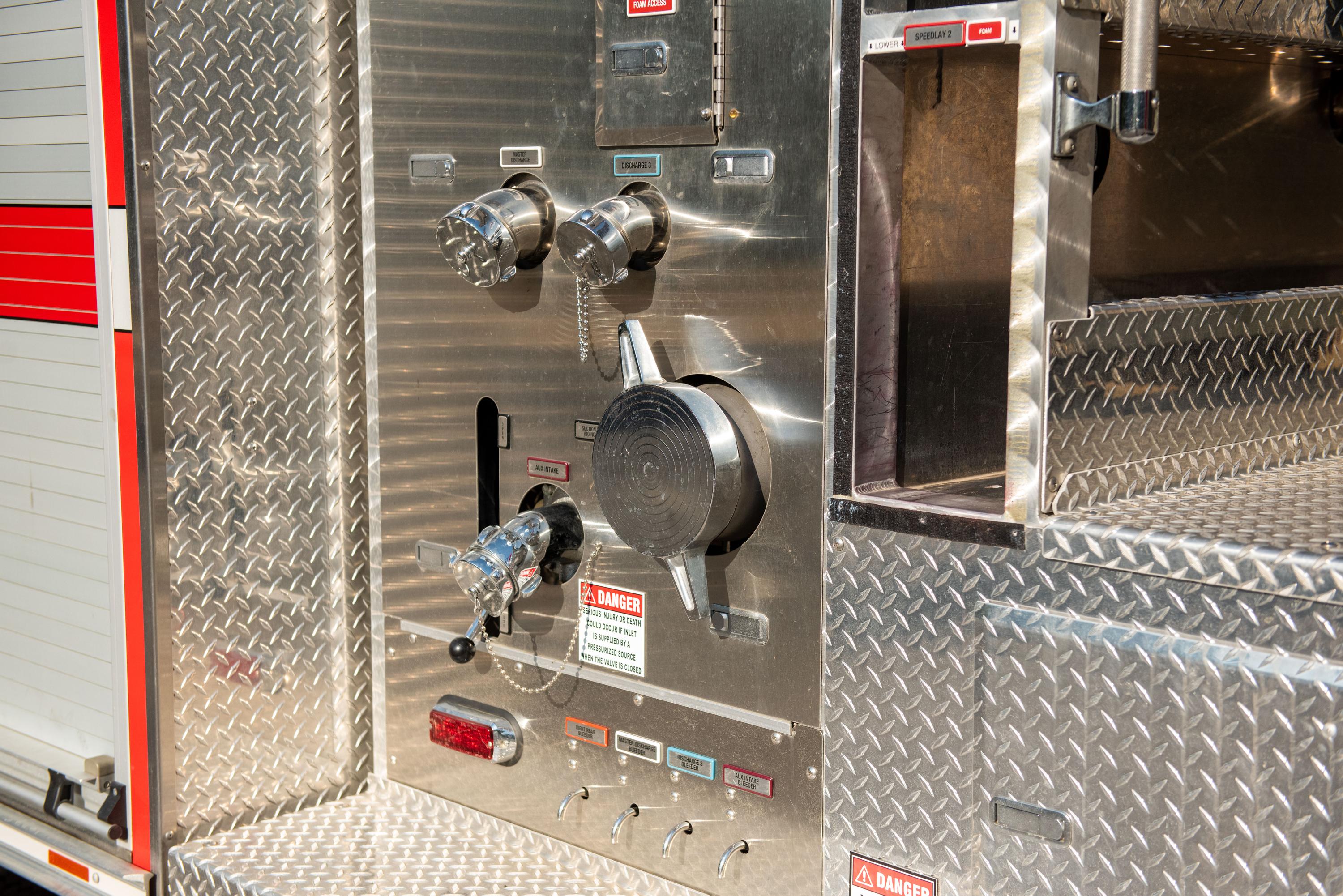 2014 Crimson International 4x4 Pumper - image 57