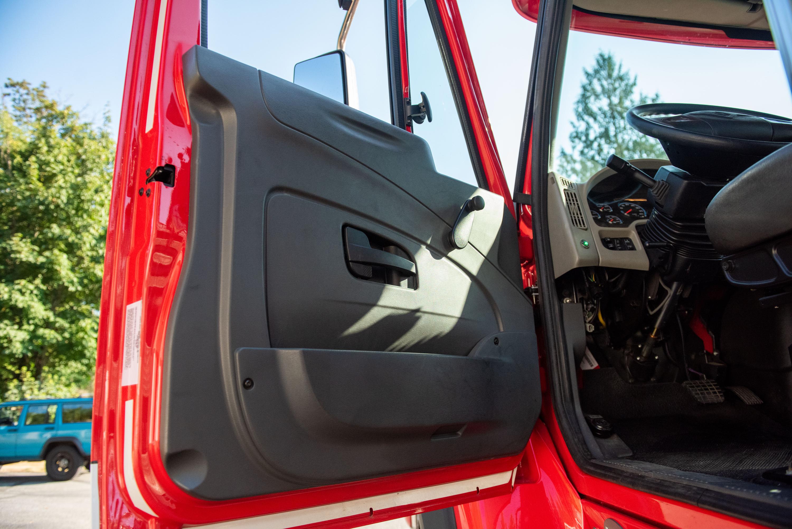 2014 Crimson International 4x4 Pumper - image 101